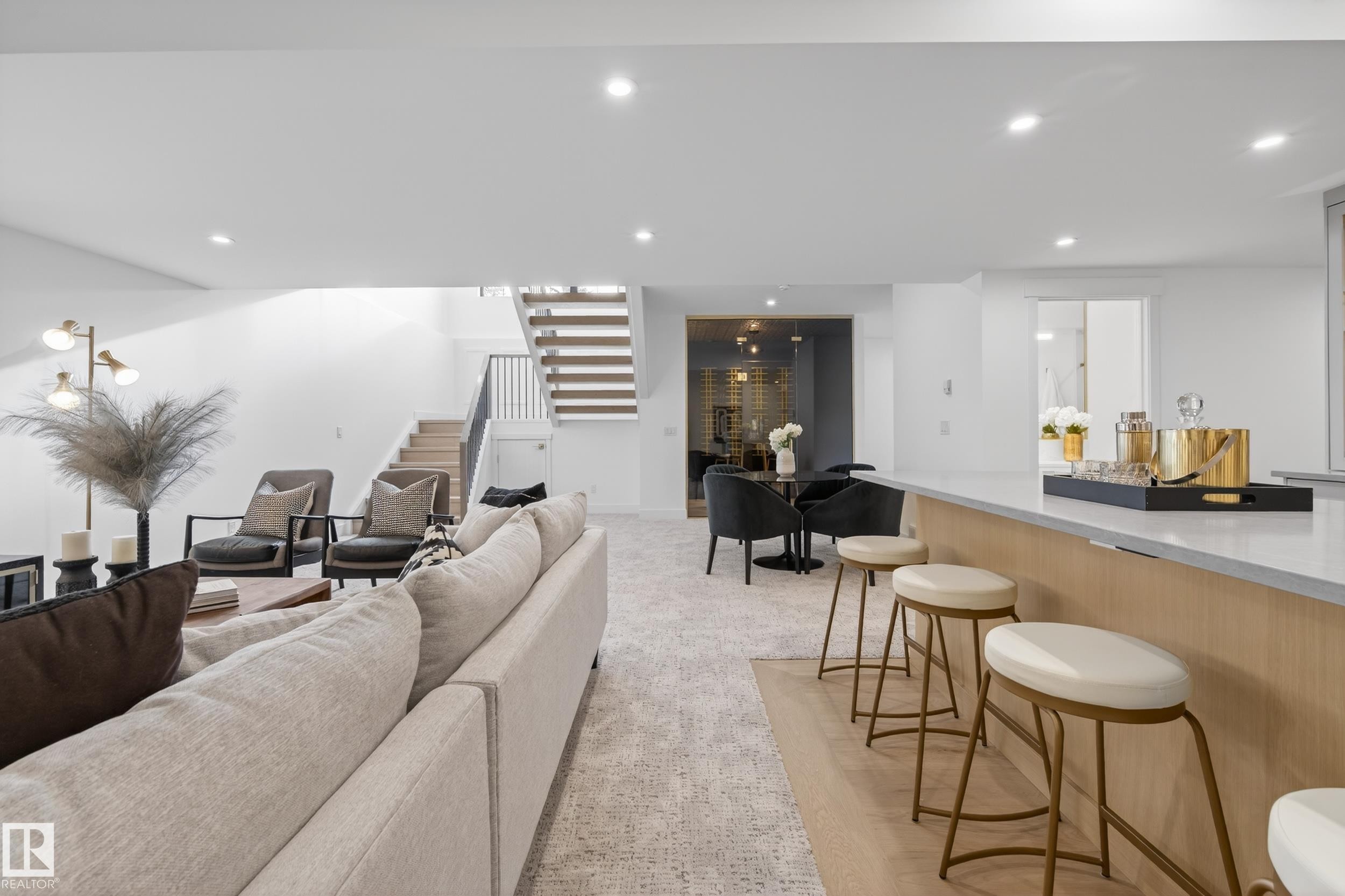 14320 Mackenzie Drive, Edmonton, AB - Indoor