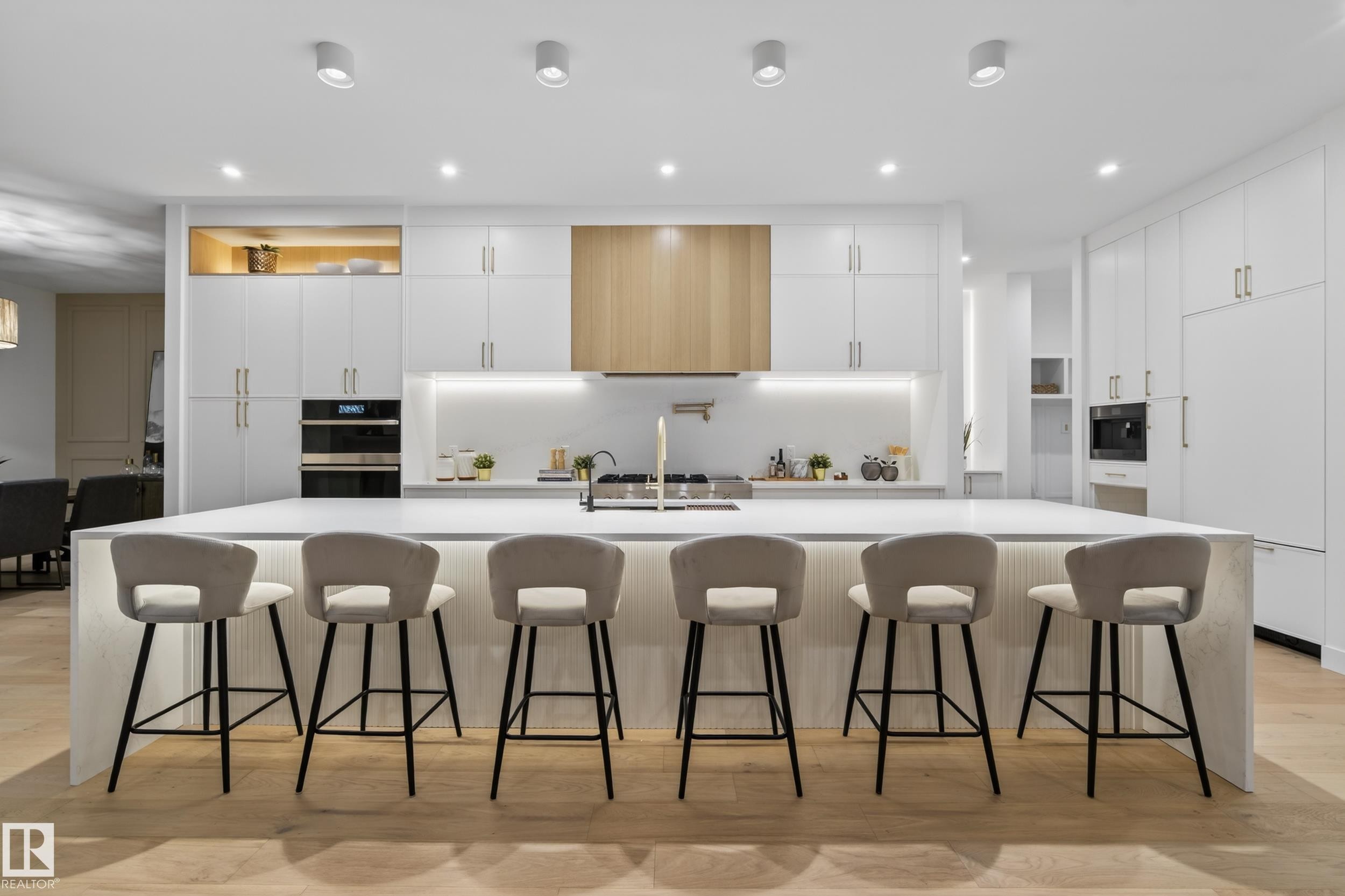 14320 Mackenzie Drive, Edmonton, AB - Indoor Photo Showing Kitchen With Upgraded Kitchen