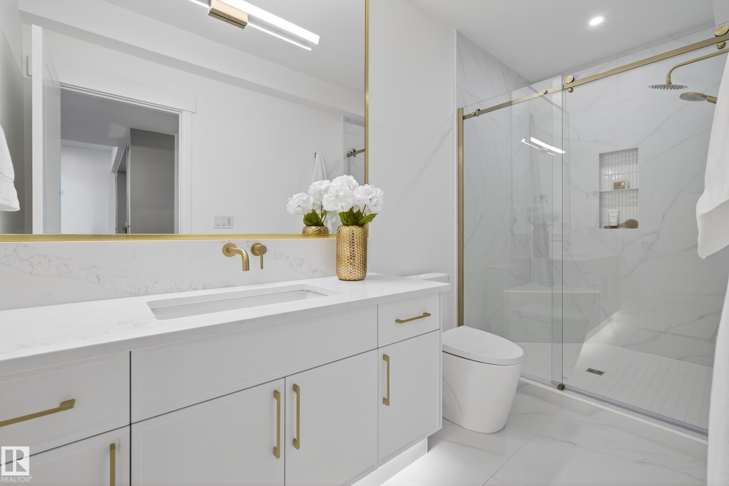 14320 Mackenzie Drive, Edmonton, AB - Indoor Photo Showing Bathroom