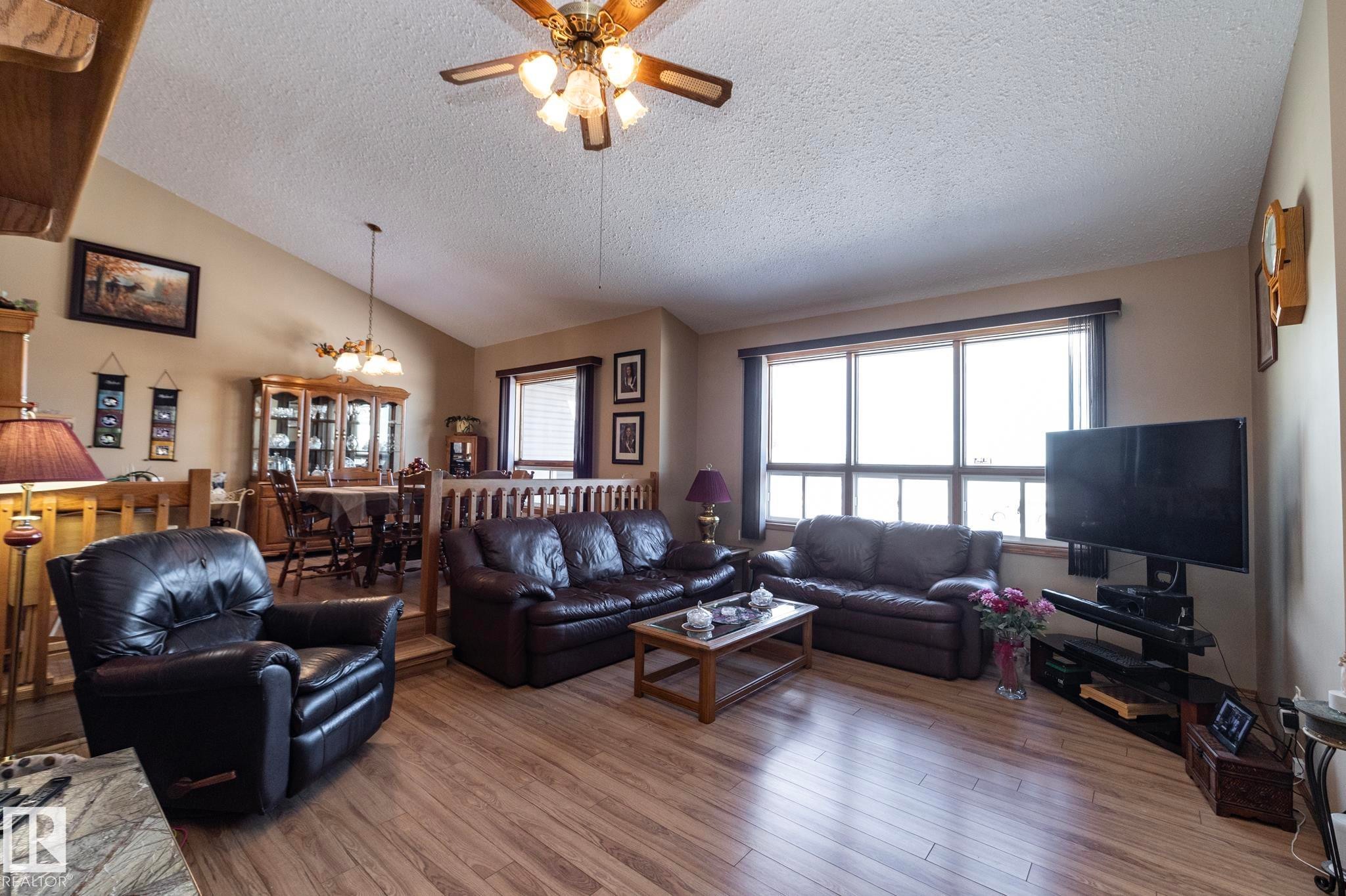 Lots of natural light throughout the room - 57524 Range Road 270, Rural Westlock County, AB - Indoor Photo Showing Living Room