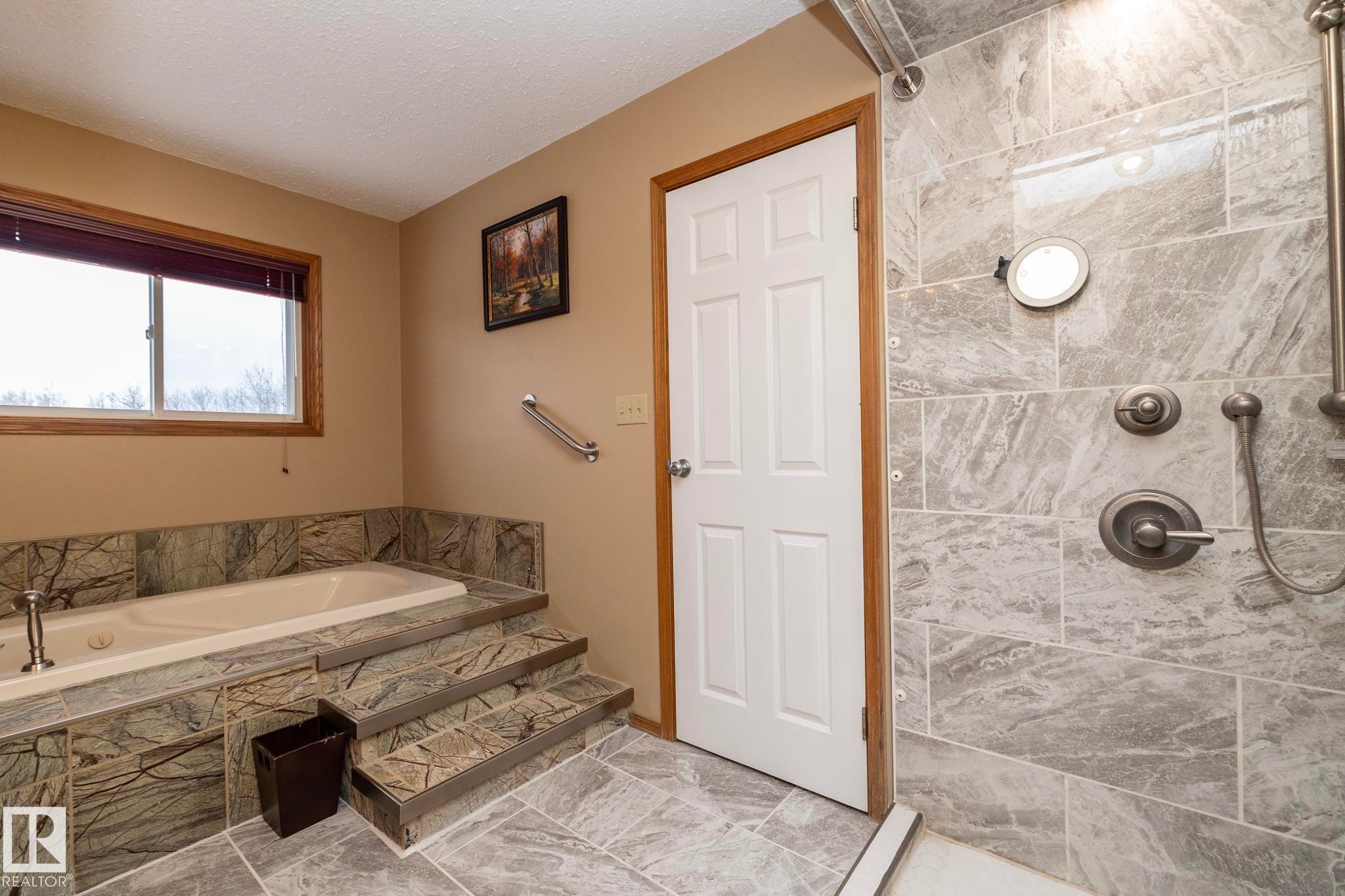 Can you say AAAAAAWWWWWW ?! Relax a little...... or a lot! - 57524 Range Road 270, Rural Westlock County, AB - Indoor Photo Showing Bathroom