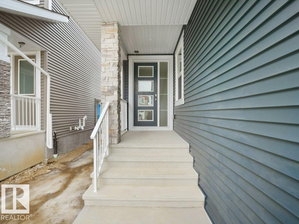 3312 Chickadee Dr, Edmonton, AB - Outdoor With Exterior