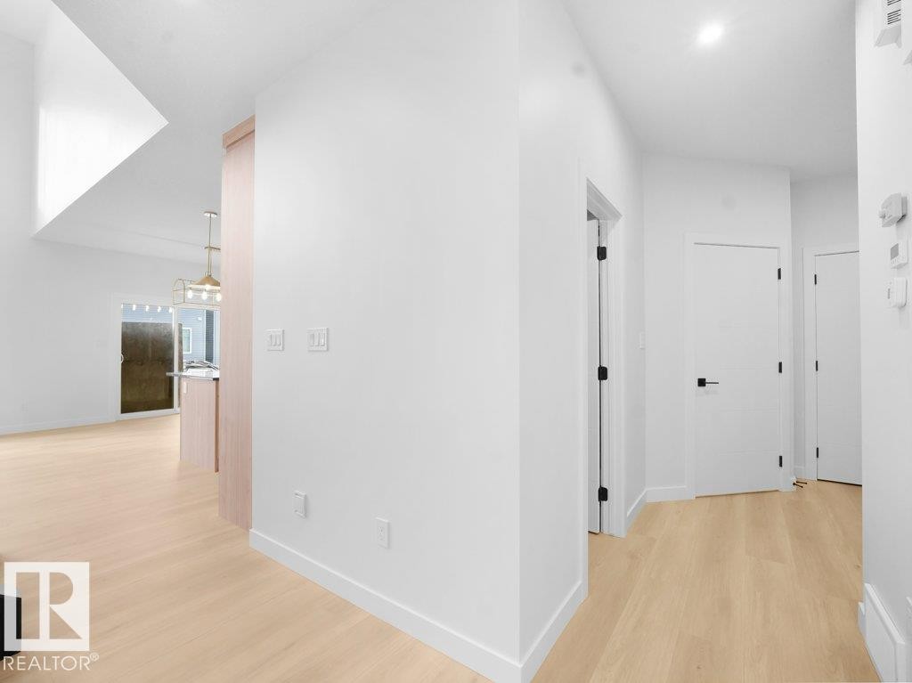 3312 Chickadee Dr, Edmonton, AB - Indoor Photo Showing Other Room