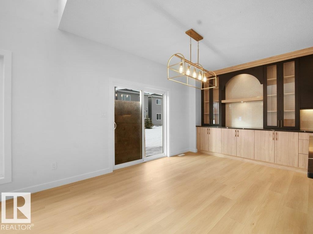 3312 Chickadee Dr, Edmonton, AB - Indoor