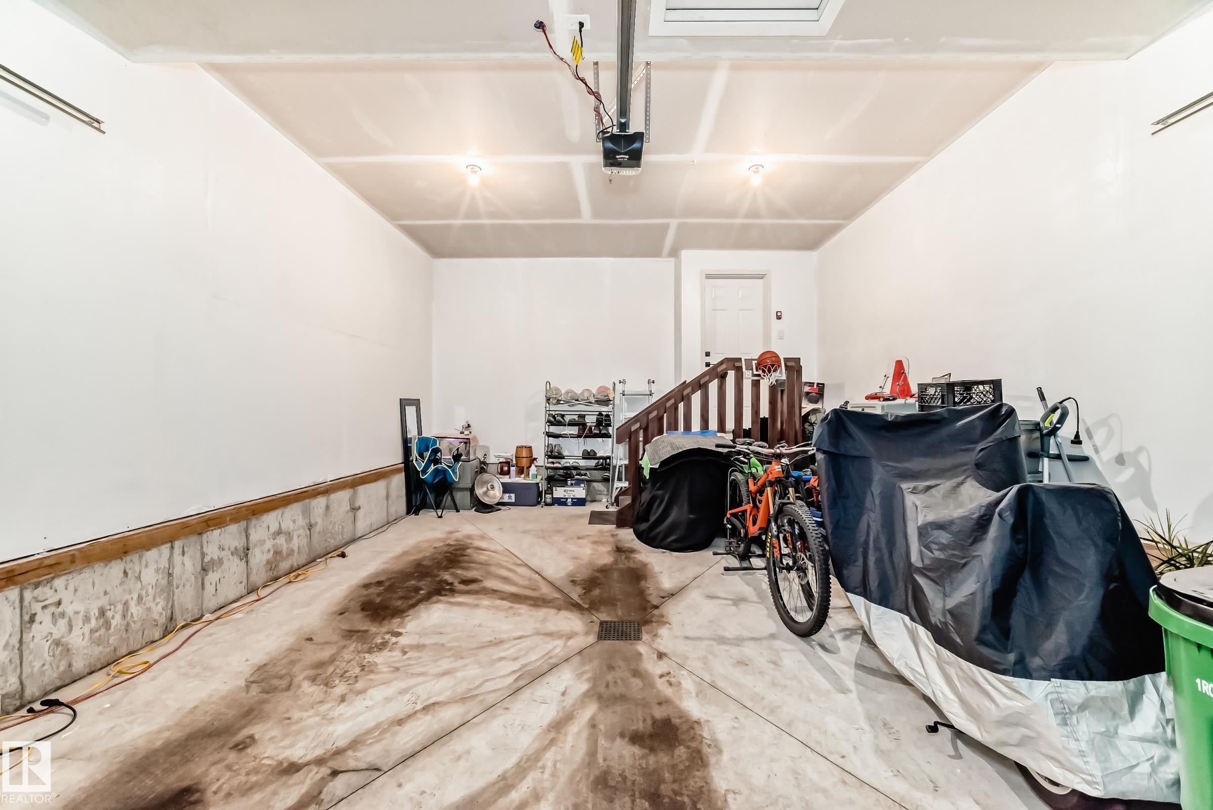 View of garage - 3569 Erlanger Link, Edmonton, AB - Indoor