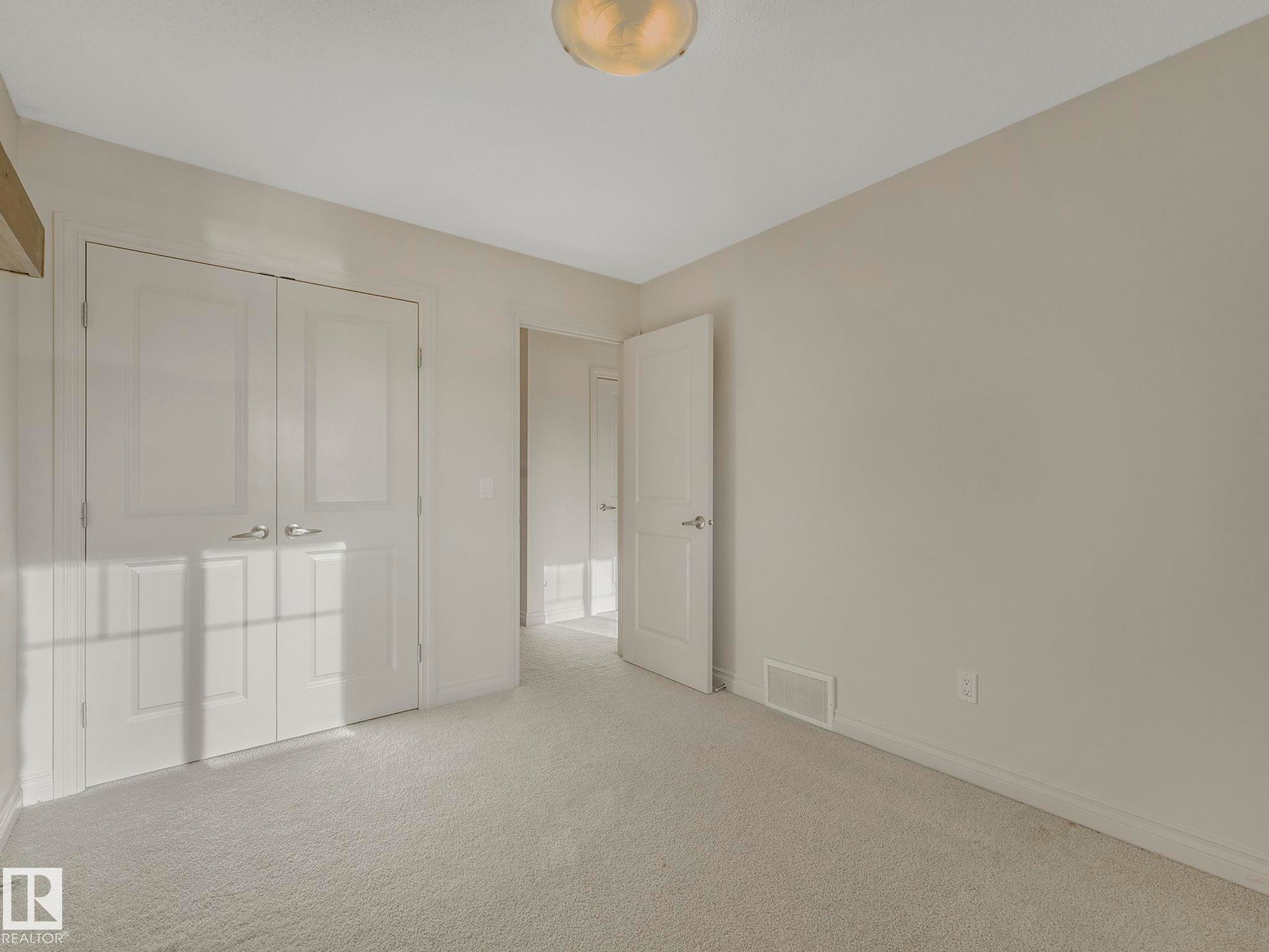 3003 16 Avenue, Edmonton, AB - Indoor Photo Showing Other Room