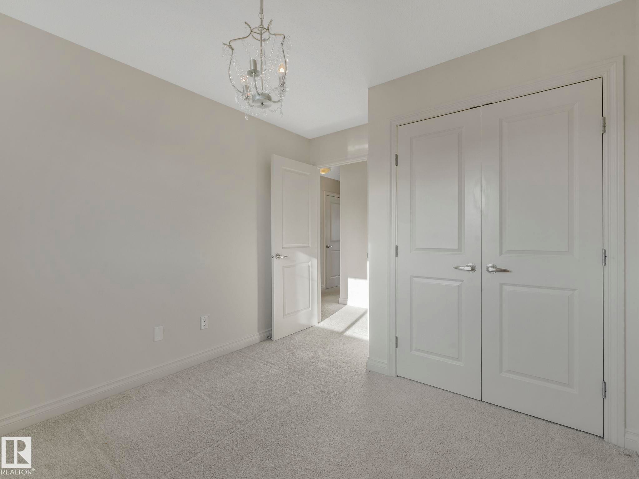 3003 16 Avenue, Edmonton, AB - Indoor Photo Showing Other Room