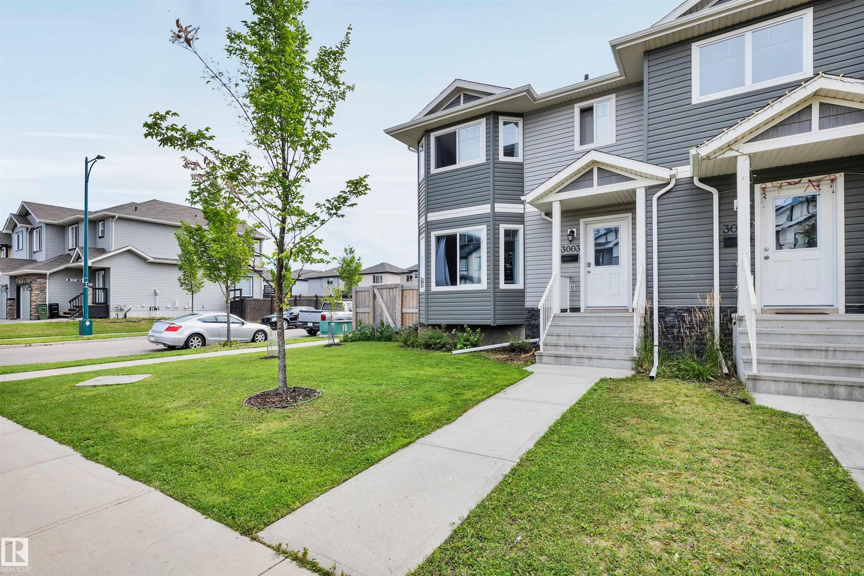 3003 16 Avenue, Edmonton, AB - Outdoor With Facade