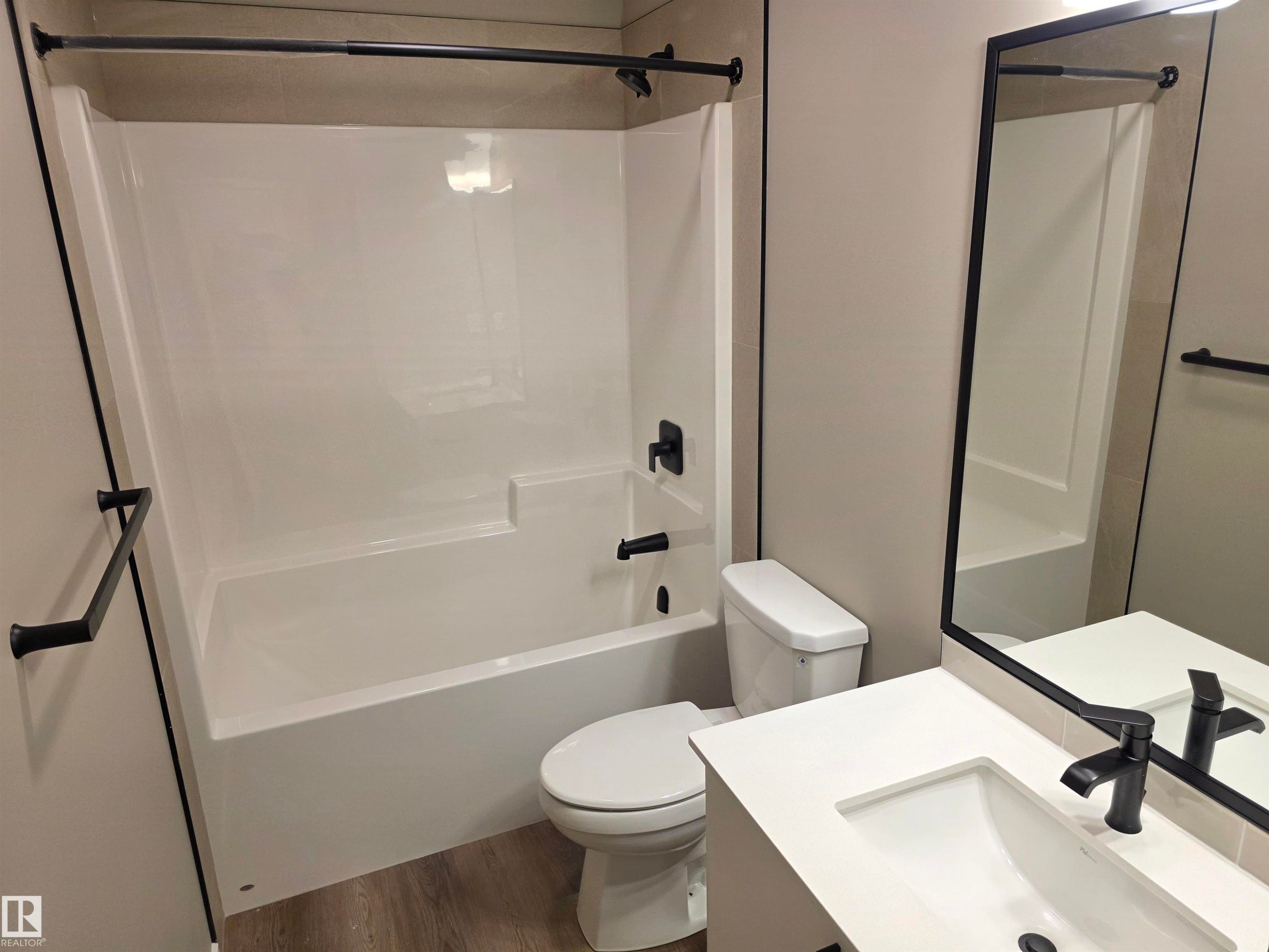 11 Sereno Lane, Fort Saskatchewan, AB - Indoor Photo Showing Bathroom