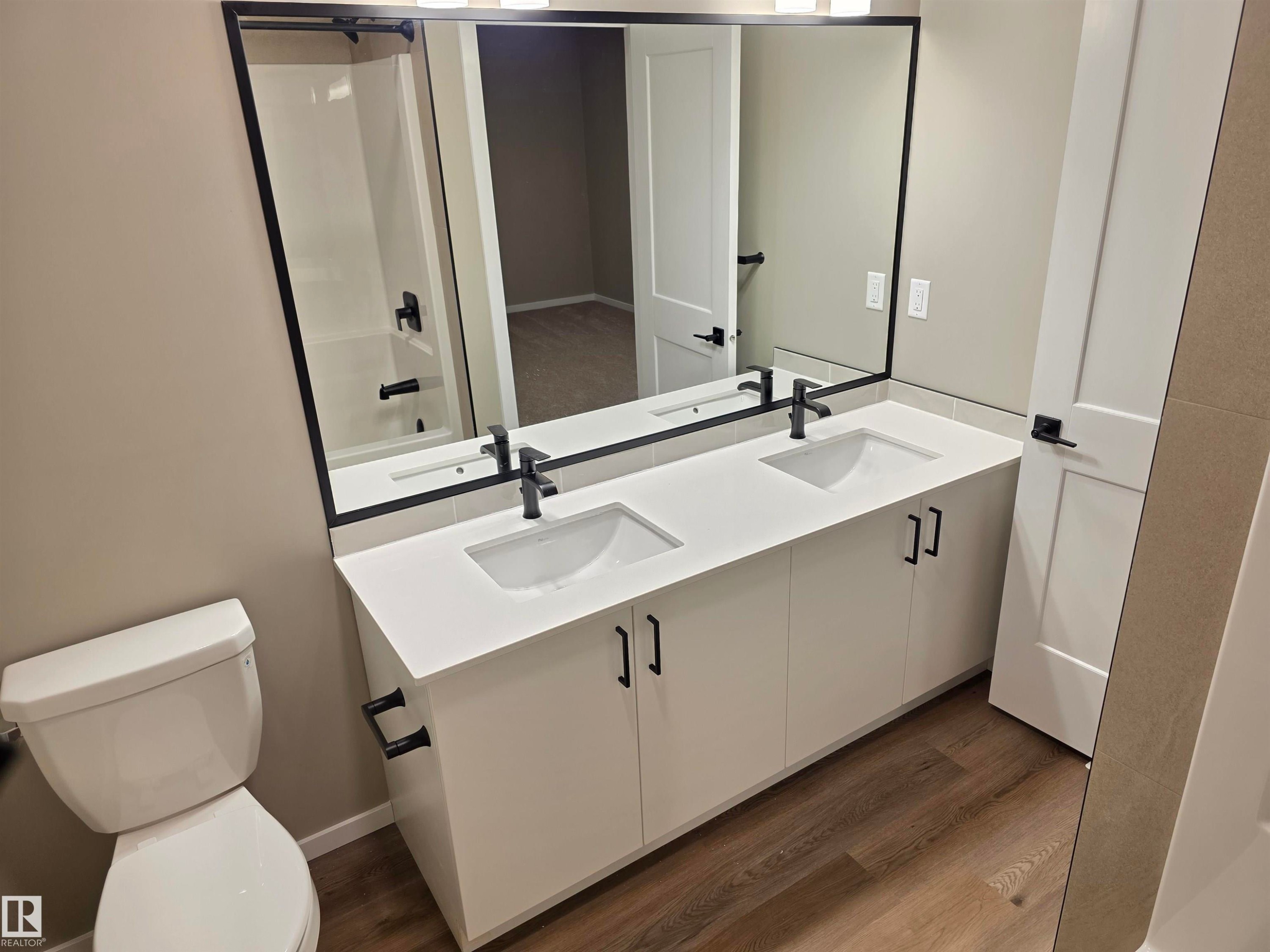 11 Sereno Lane, Fort Saskatchewan, AB - Indoor Photo Showing Bathroom