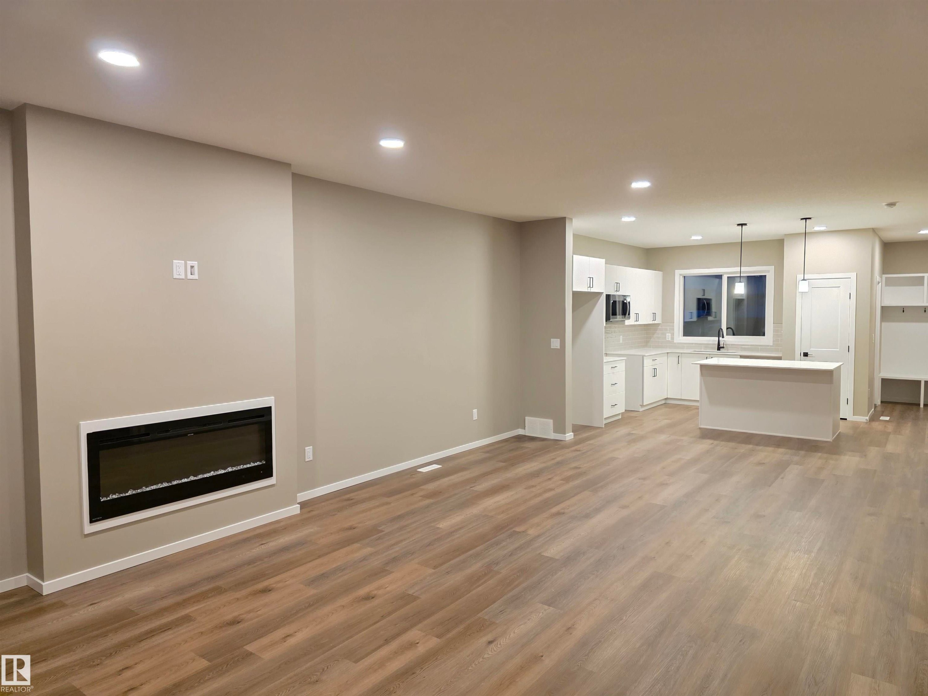 11 Sereno Lane, Fort Saskatchewan, AB - Indoor With Fireplace