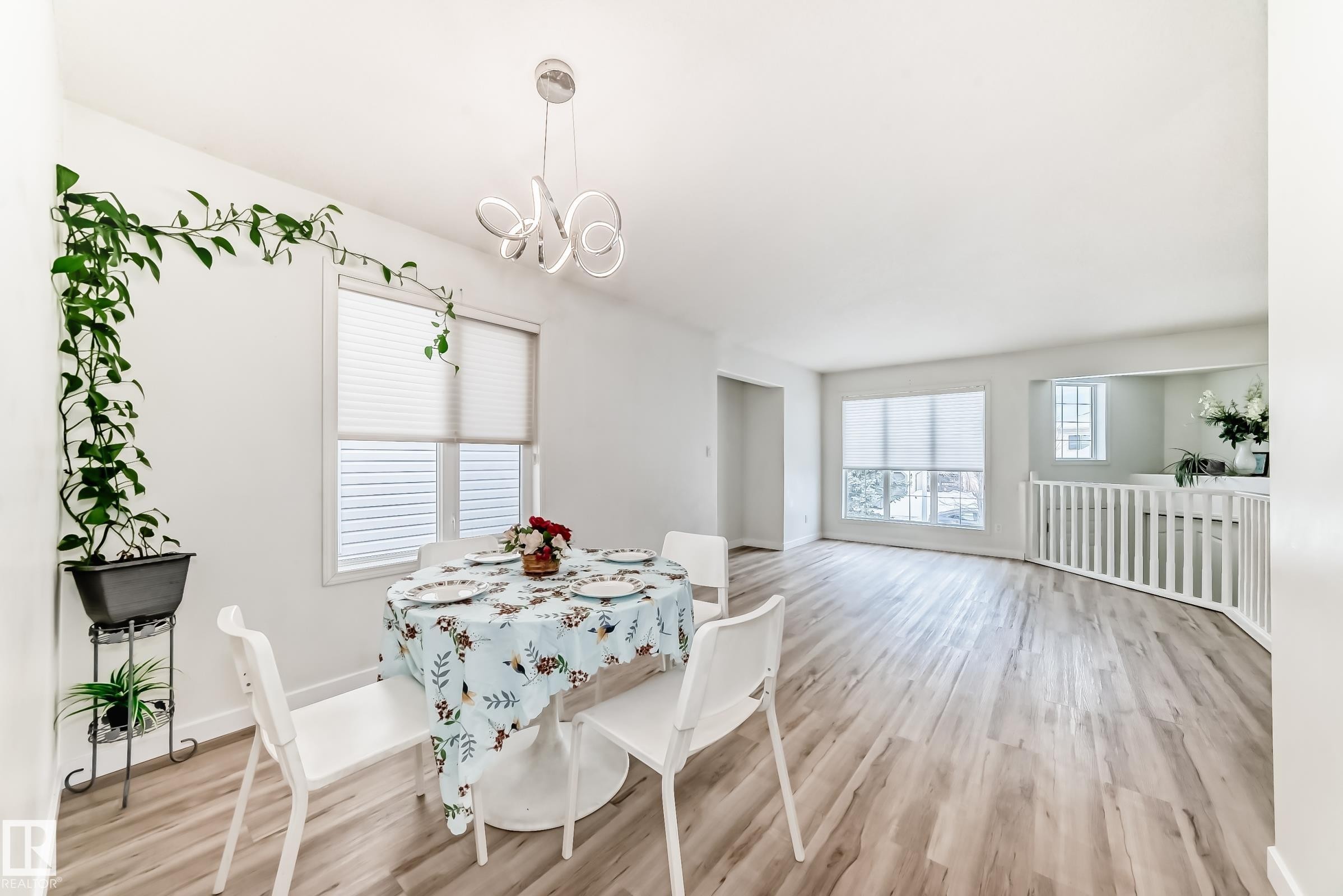 8317 171A Avenue, Edmonton, AB - Indoor Photo Showing Dining Room