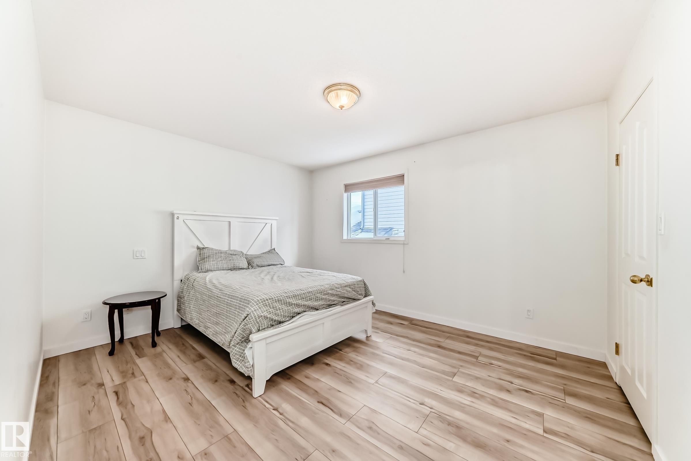 8317 171A Avenue, Edmonton, AB - Indoor Photo Showing Bedroom