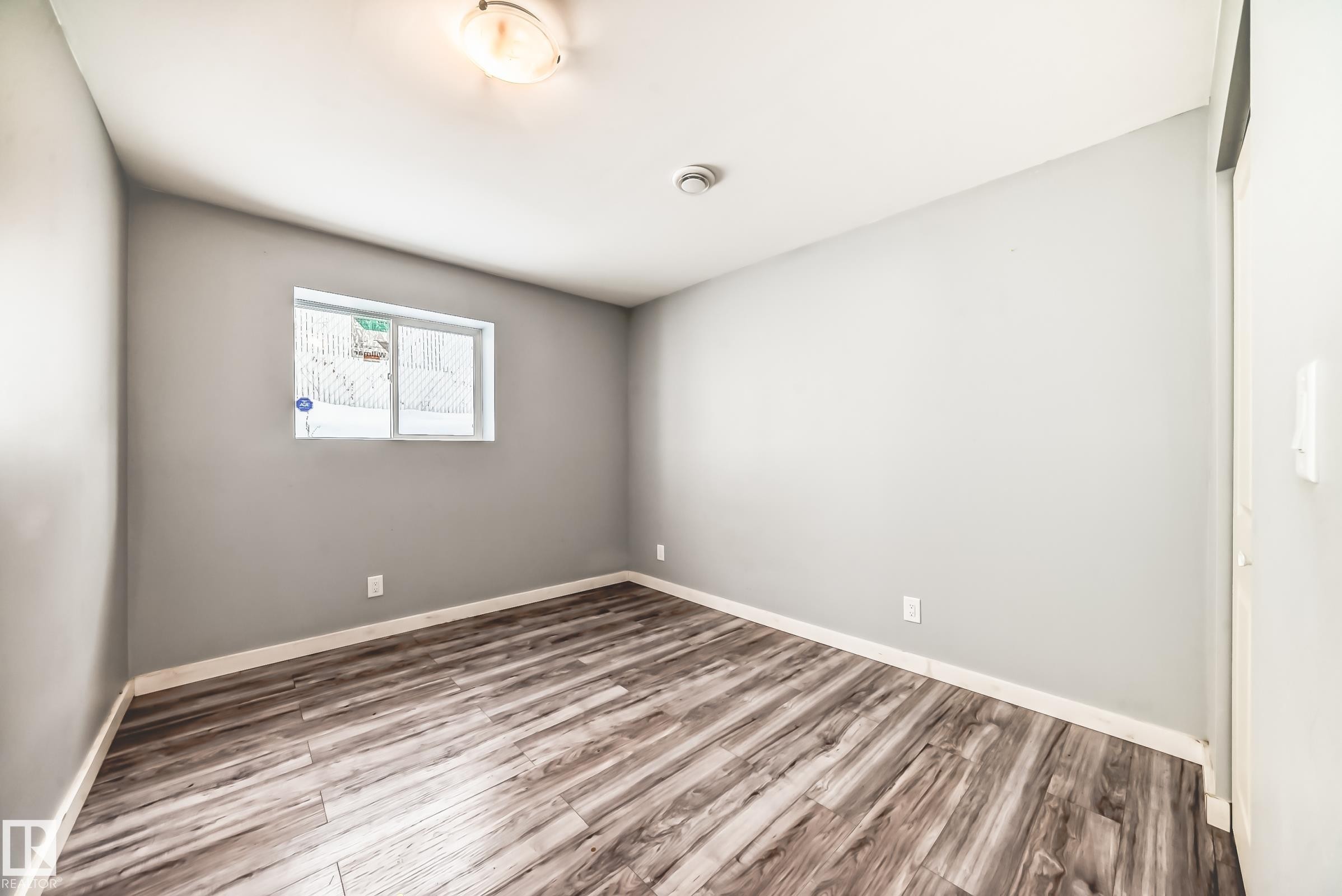 8317 171A Avenue, Edmonton, AB - Indoor Photo Showing Other Room