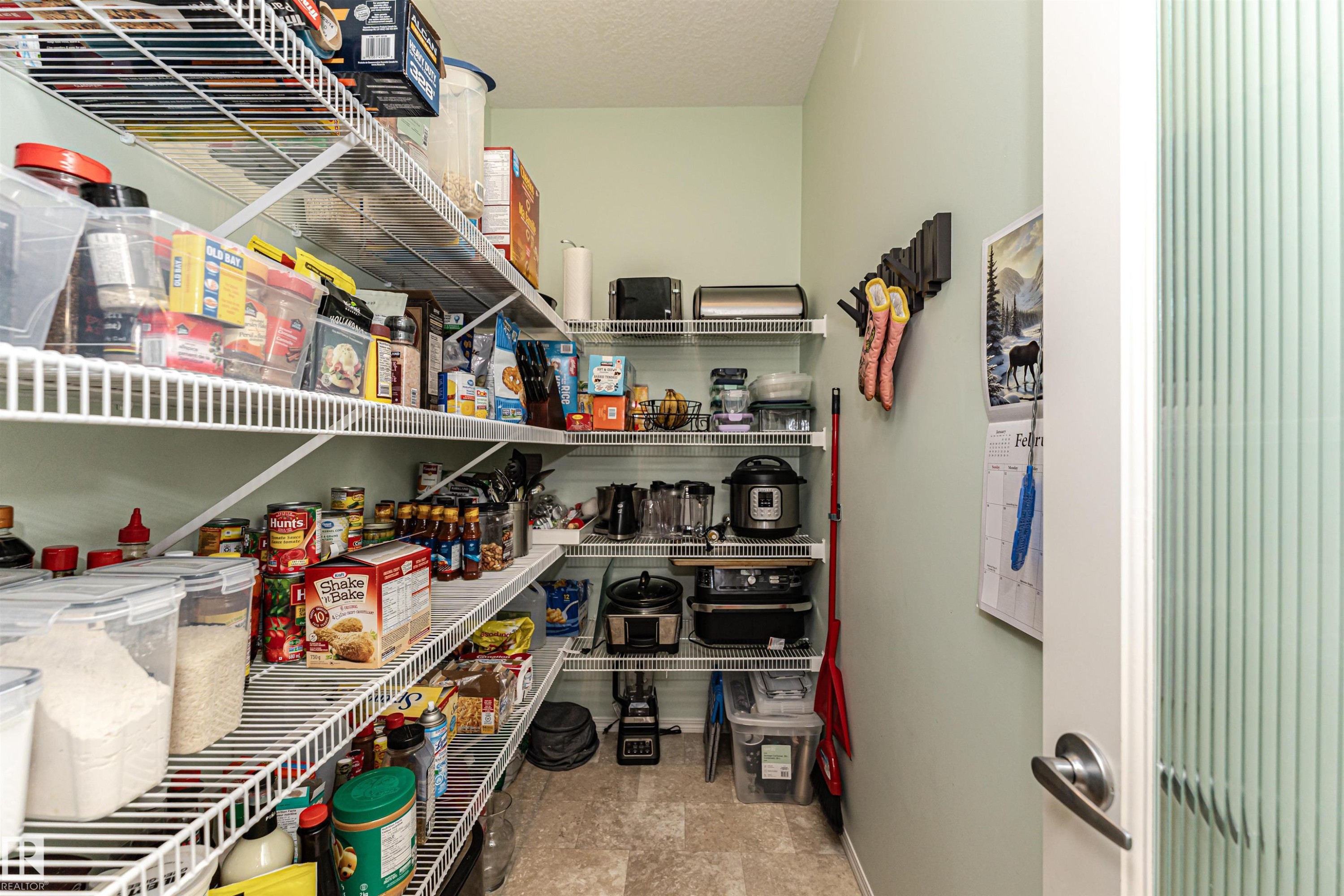 7003 174 Avenue Nw, Edmonton, AB - Indoor With Storage