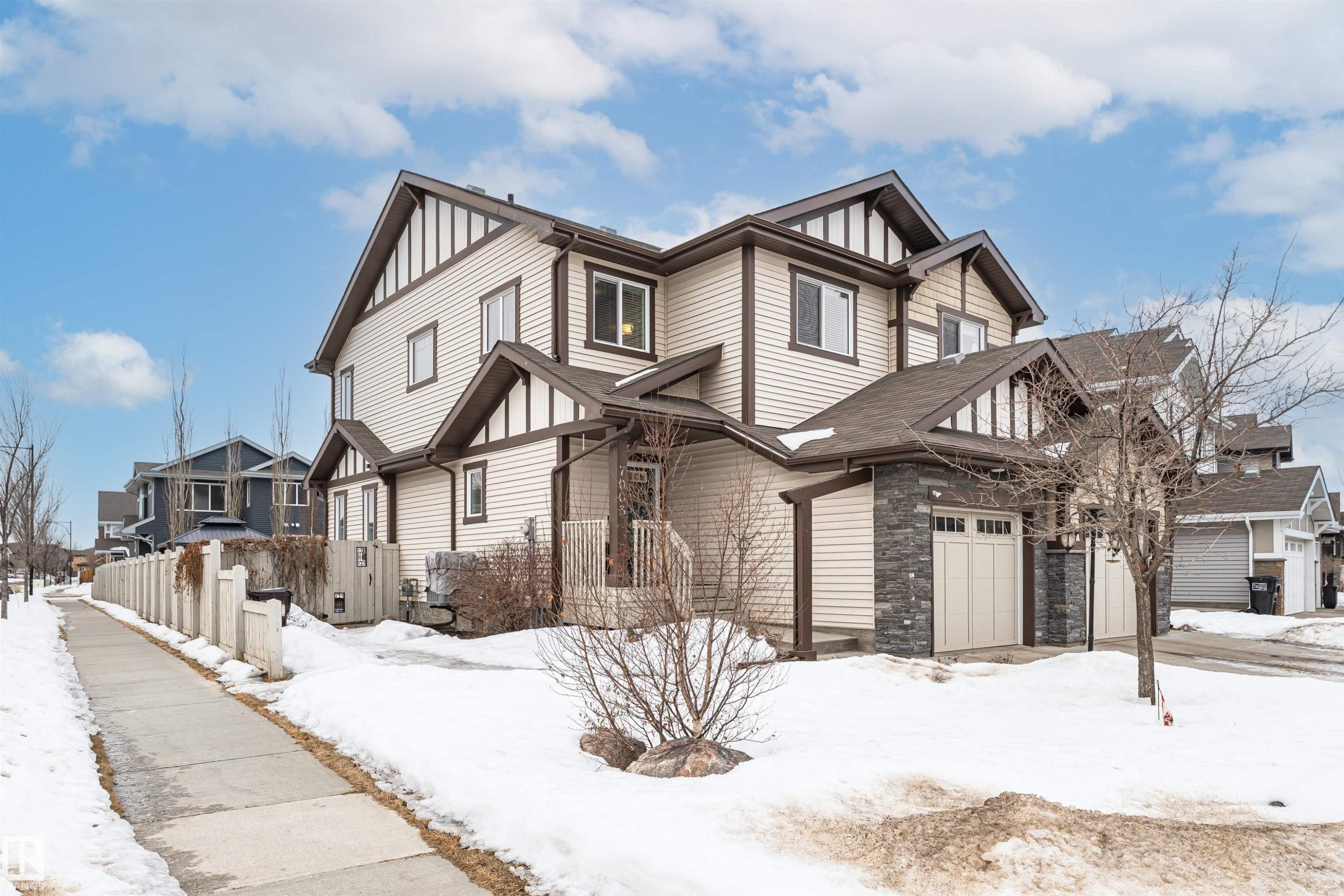 7003 174 Avenue Nw, Edmonton, AB - Outdoor With Facade