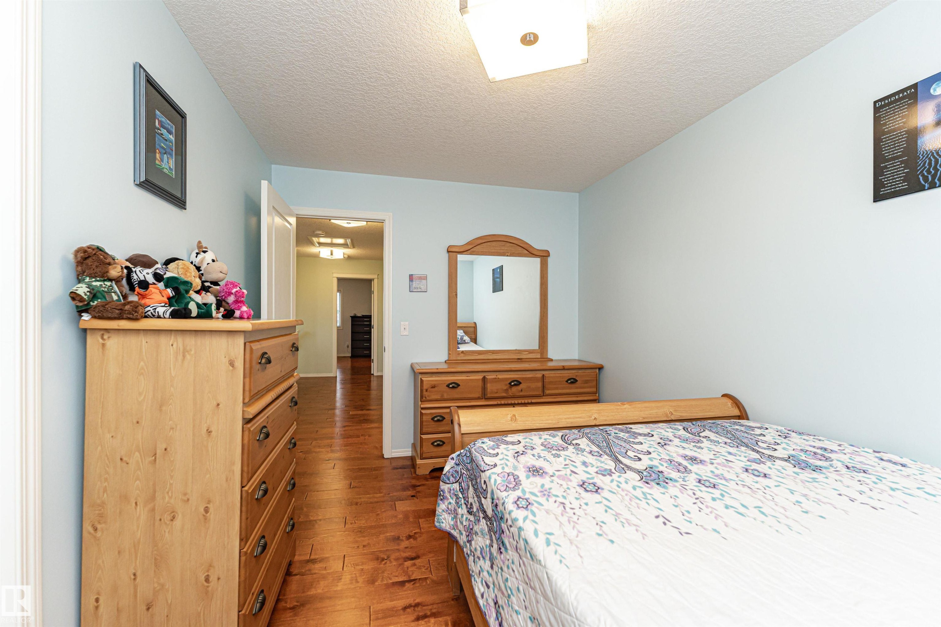 7003 174 Avenue Nw, Edmonton, AB - Indoor Photo Showing Bedroom