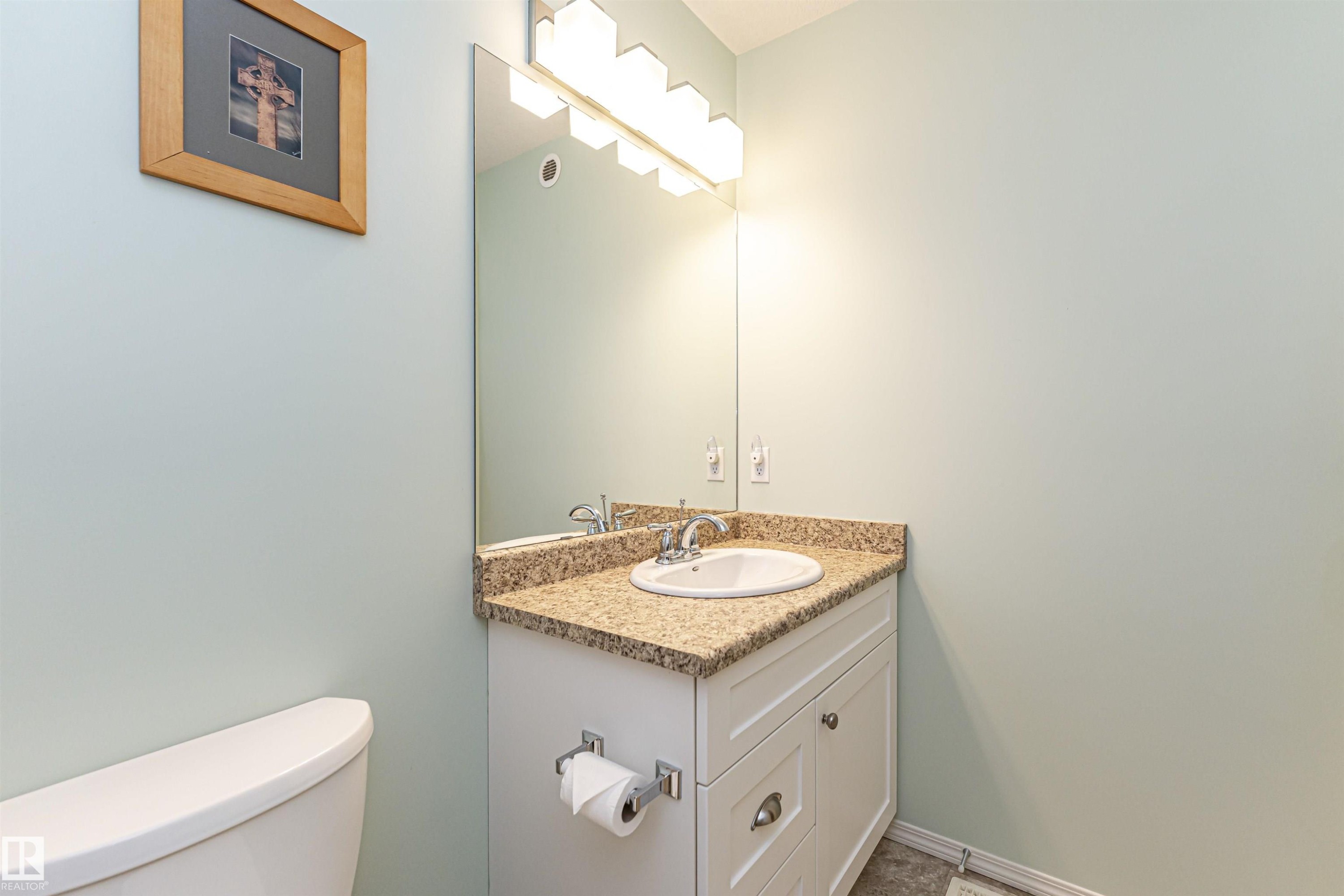 7003 174 Avenue Nw, Edmonton, AB - Indoor Photo Showing Bathroom