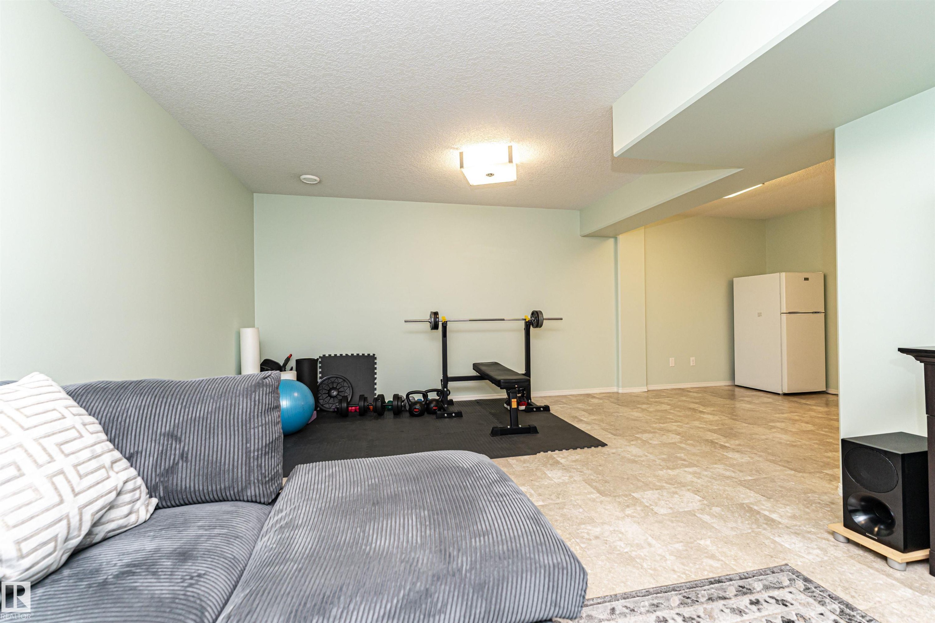 7003 174 Avenue Nw, Edmonton, AB - Indoor