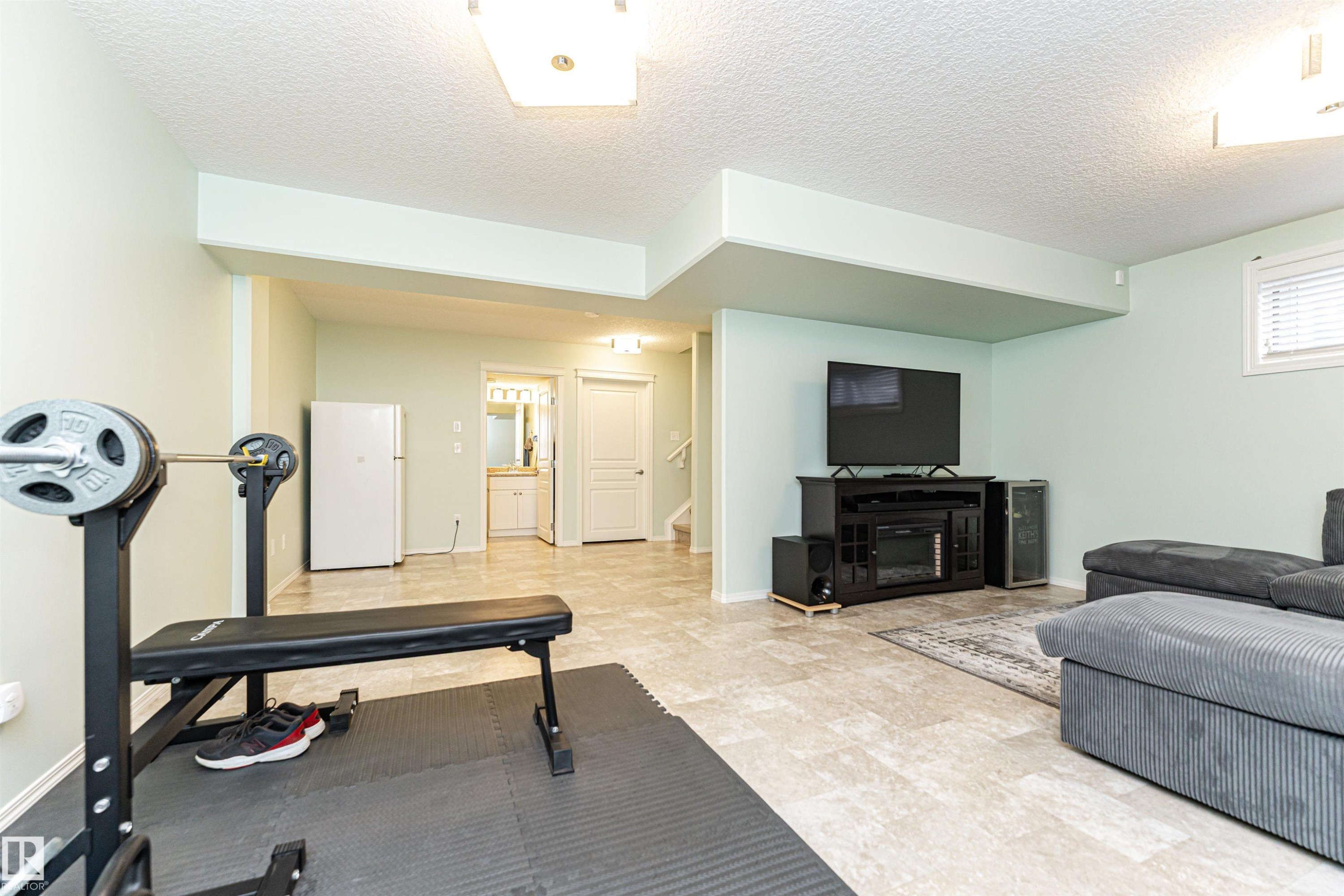 7003 174 Avenue Nw, Edmonton, AB - Indoor