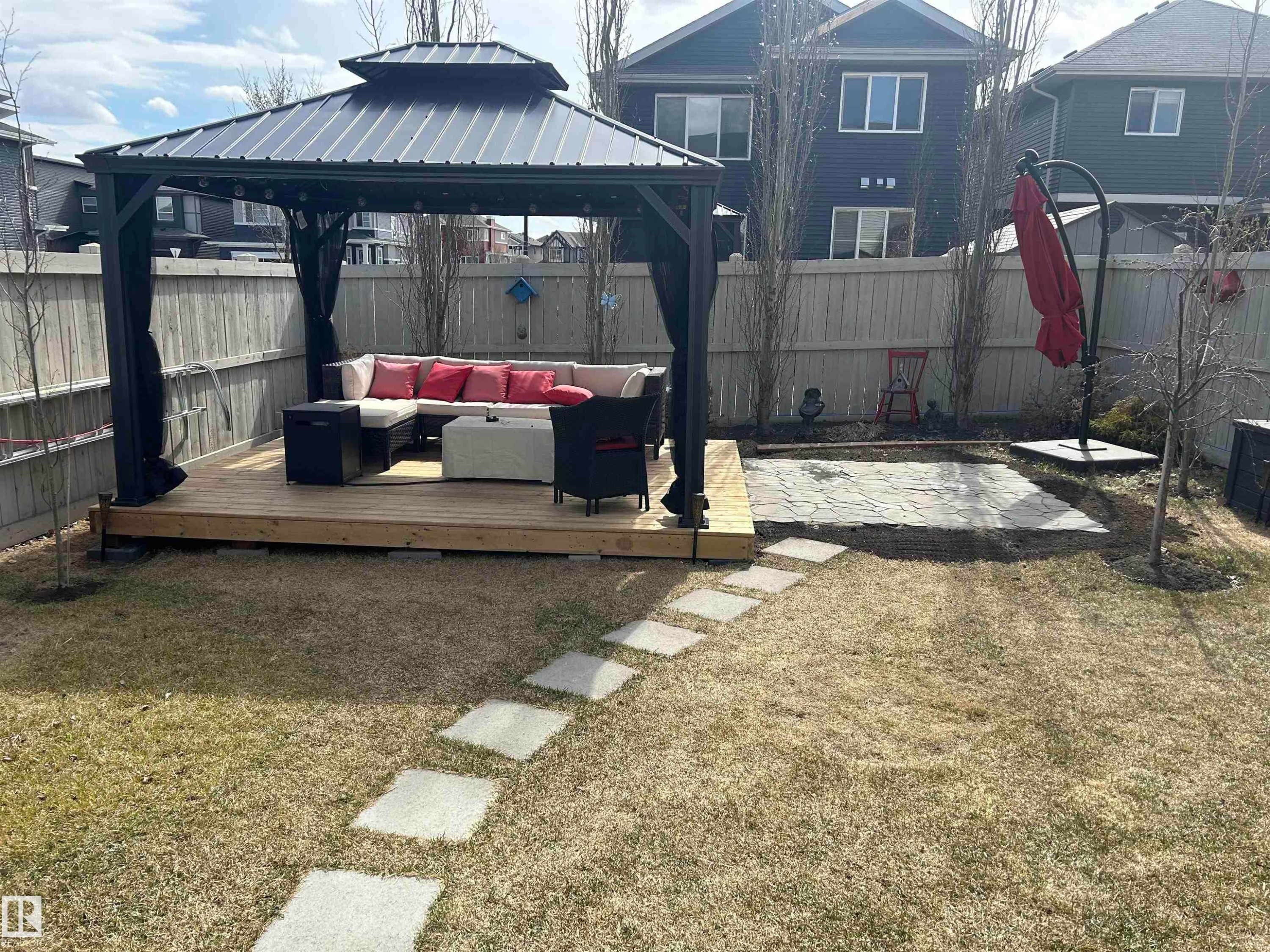 7003 174 Avenue Nw, Edmonton, AB - Outdoor