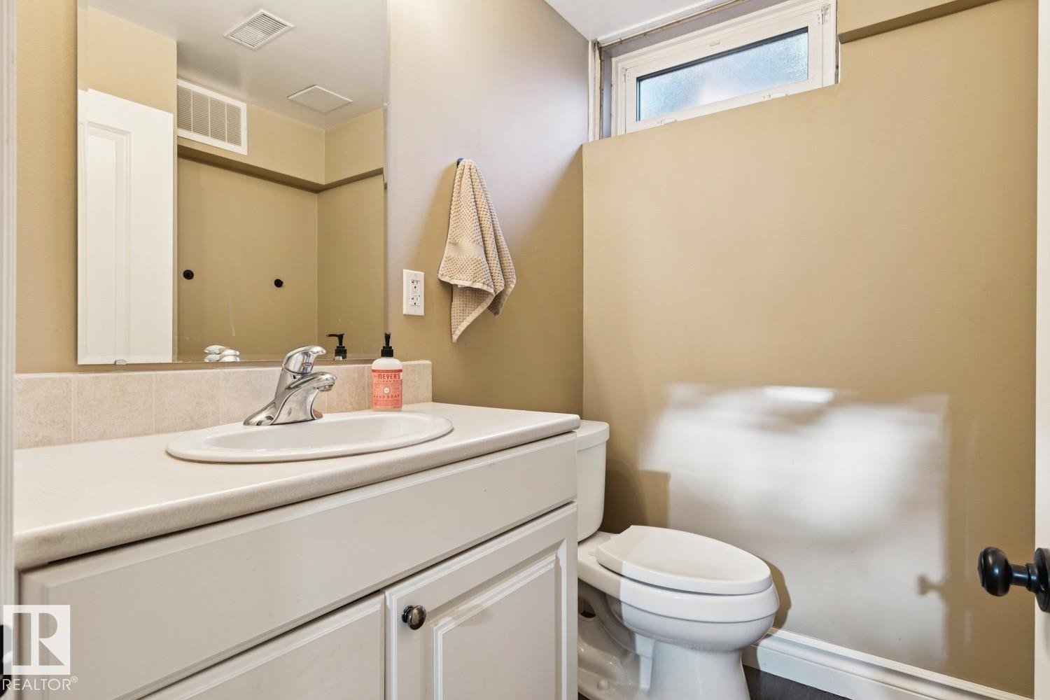 15504 Rio Terrace Drive, Edmonton, AB - Indoor Photo Showing Bathroom