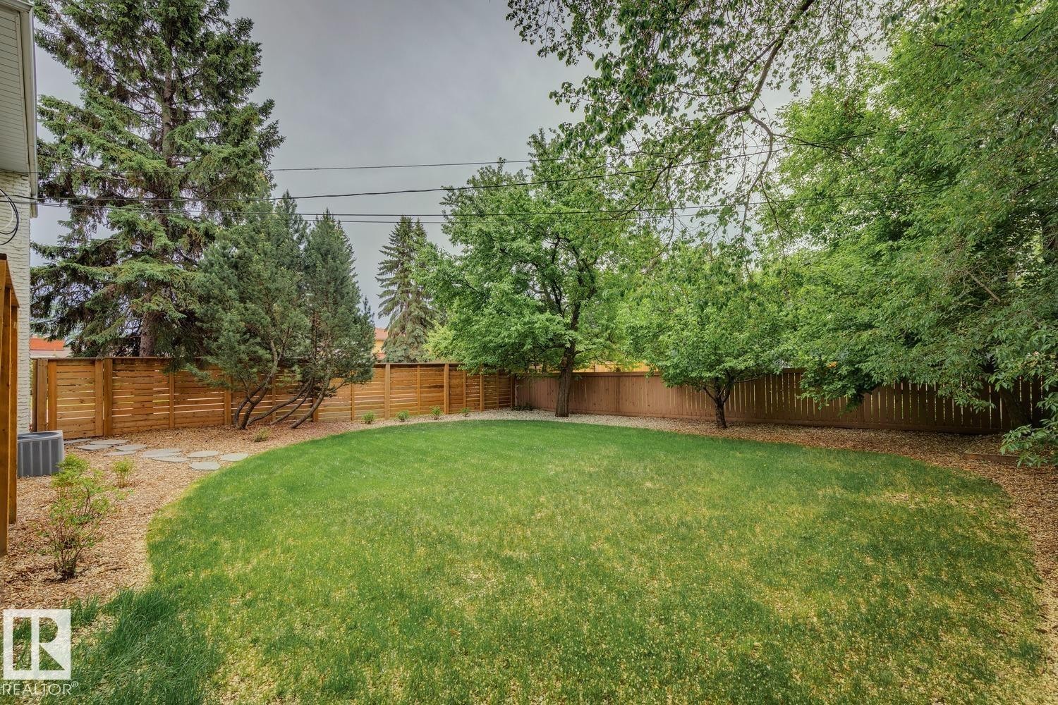 15504 Rio Terrace Drive, Edmonton, AB - Outdoor