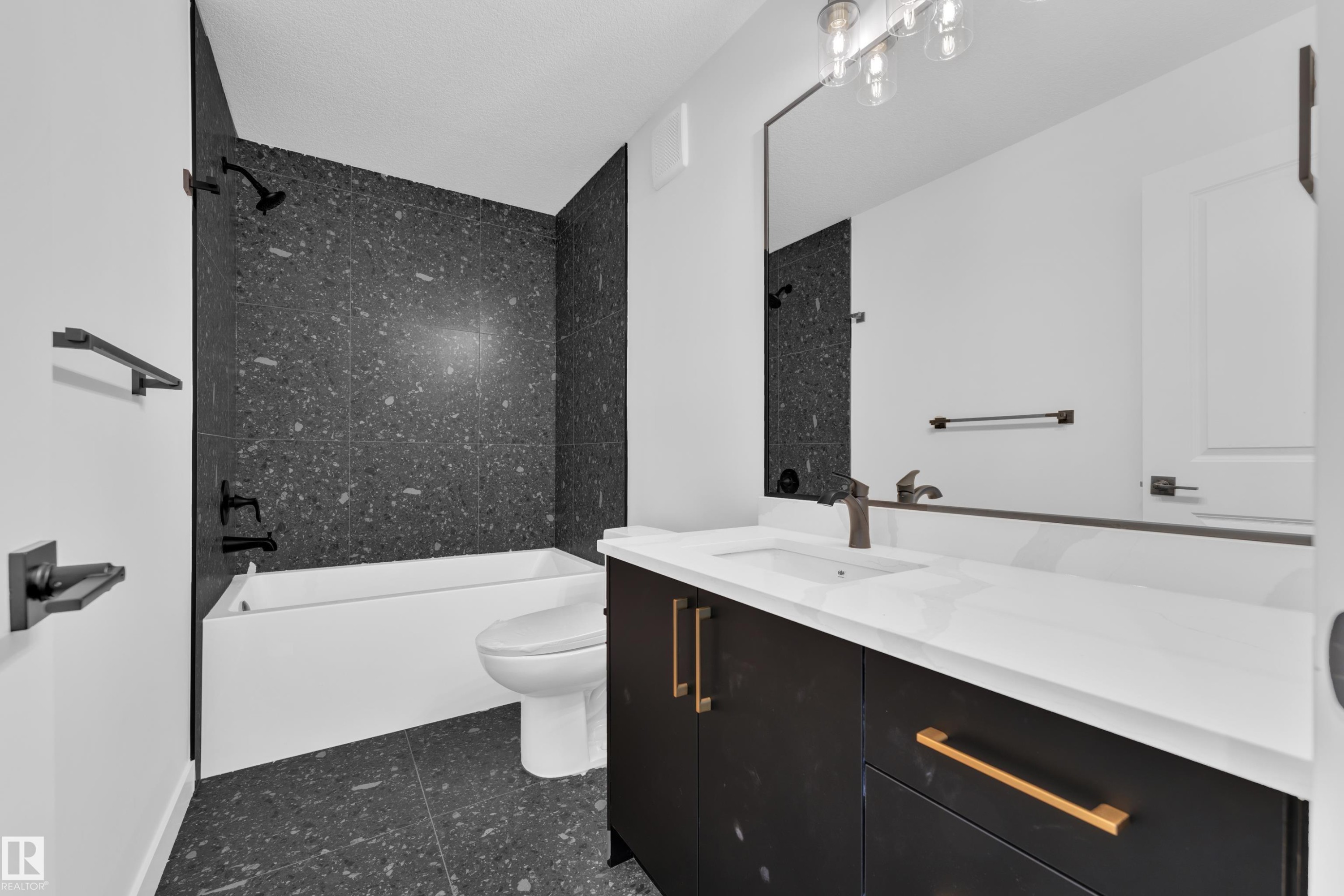 68 Silverstone Drive, Stony Plain, AB - Indoor Photo Showing Bathroom