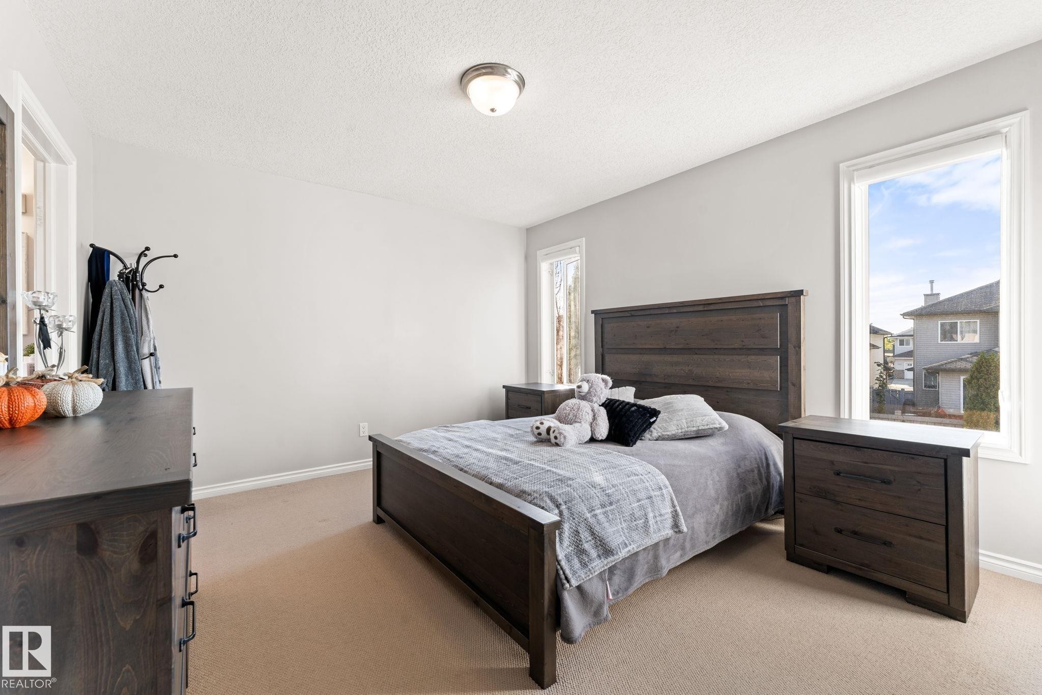 10655 181 Avenue, Edmonton, AB - Indoor Photo Showing Bedroom