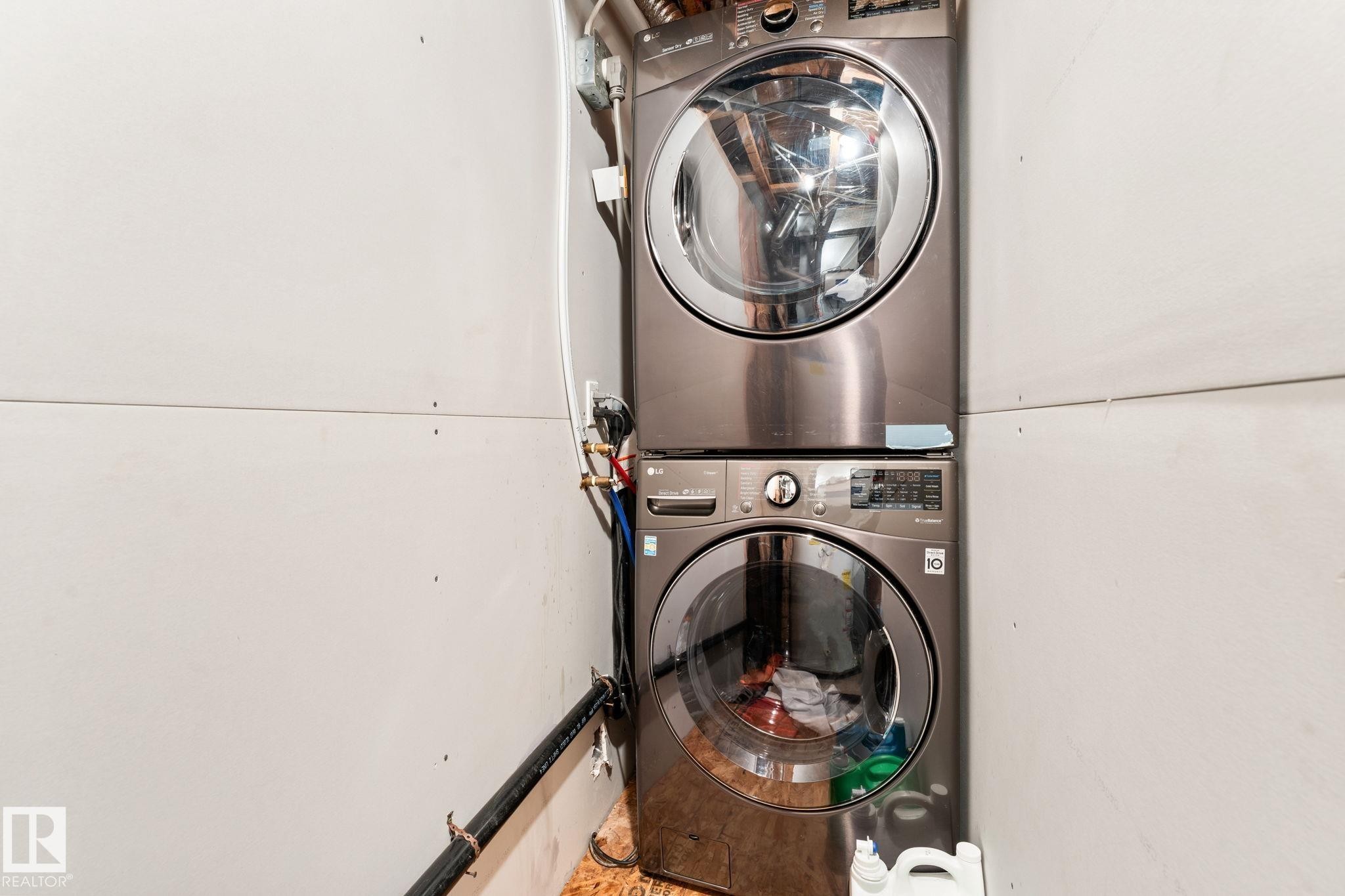 10655 181 Avenue, Edmonton, AB - Indoor Photo Showing Laundry Room