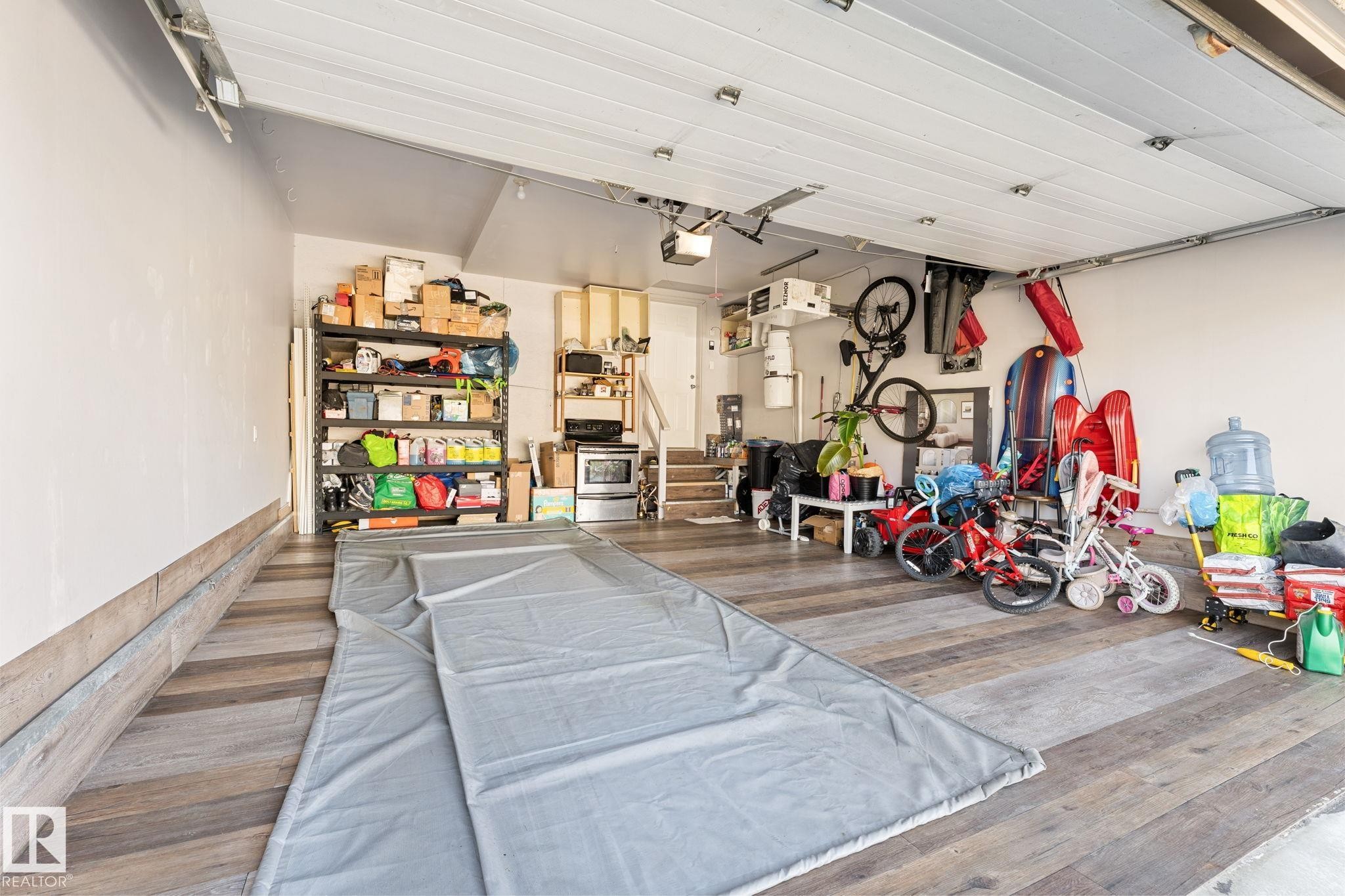 10655 181 Avenue, Edmonton, AB - Indoor Photo Showing Garage