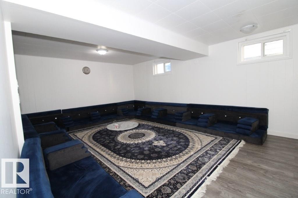 12111 137 Avenue, Edmonton, AB - Indoor