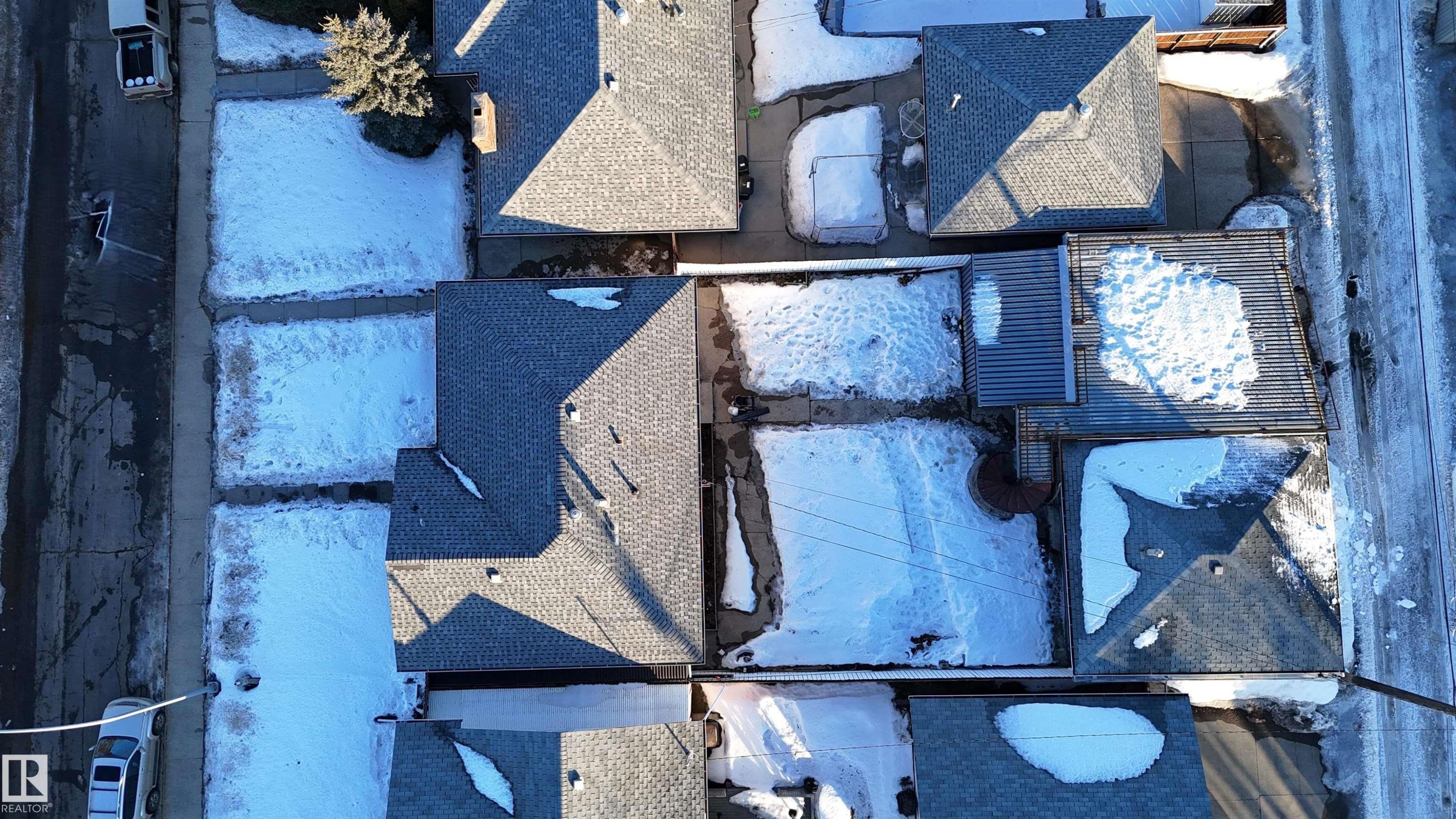 12111 137 Avenue, Edmonton, AB - Outdoor