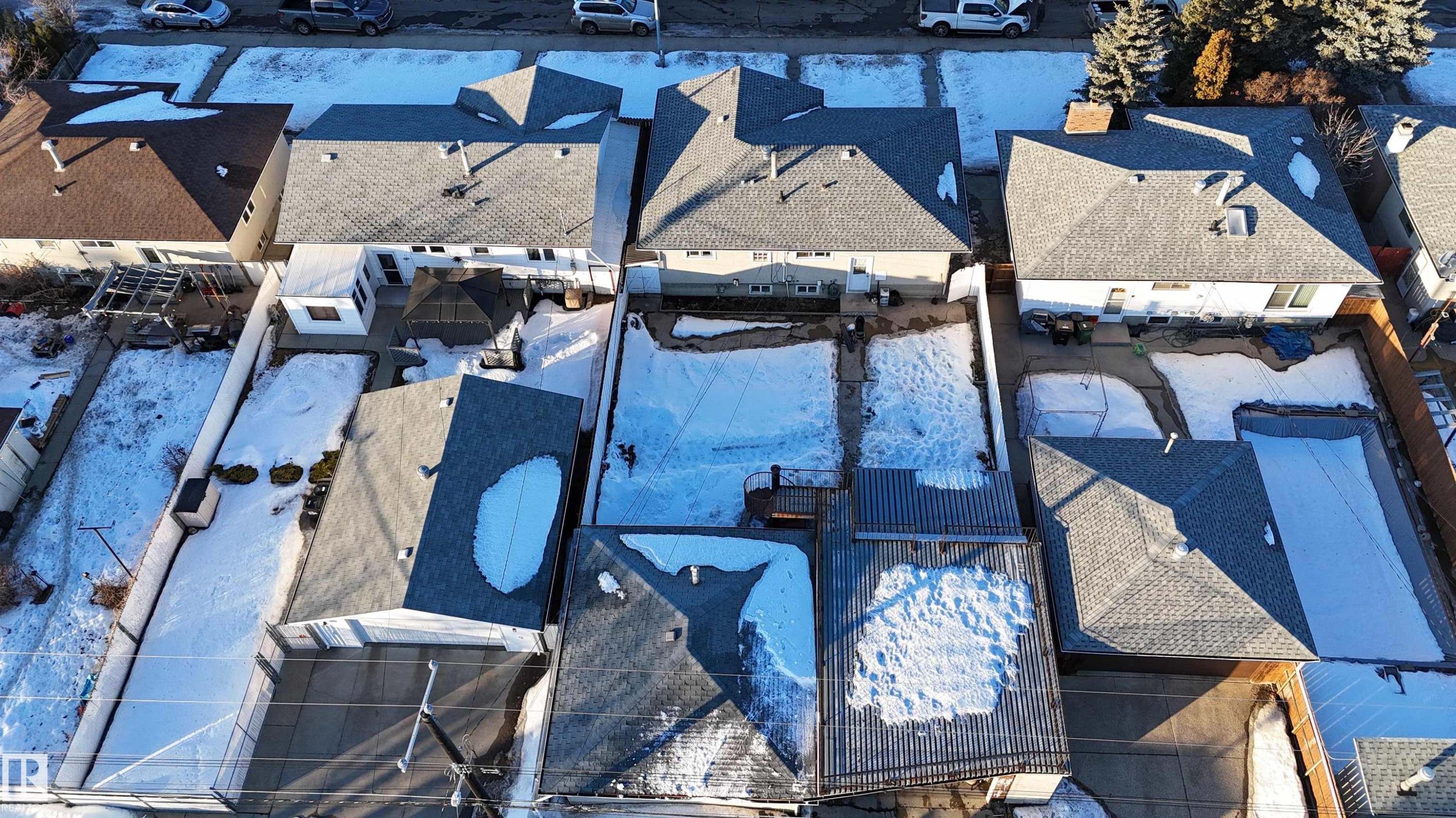 12111 137 Avenue, Edmonton, AB - Outdoor