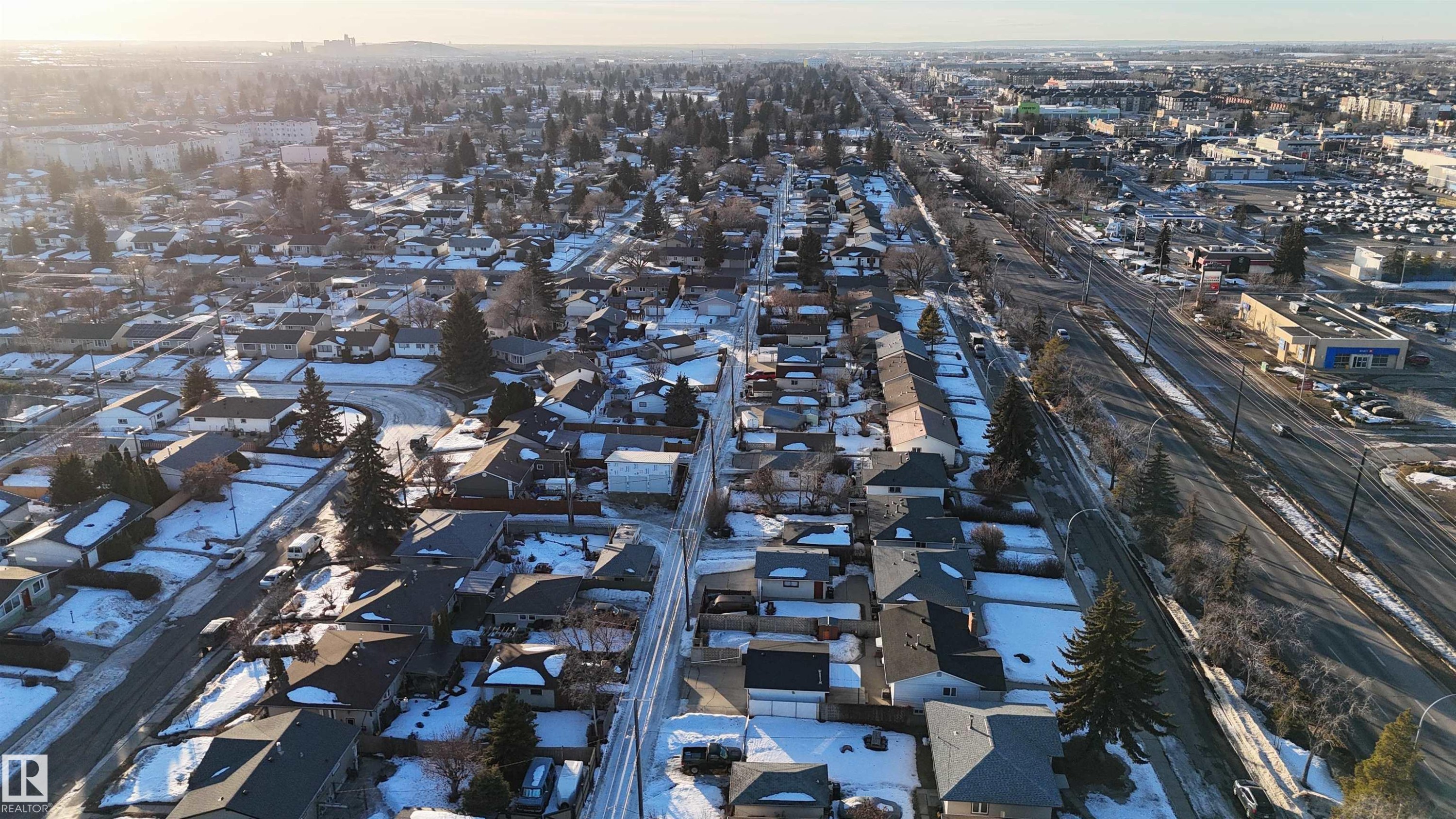 12111 137 Avenue, Edmonton, AB - Outdoor With View
