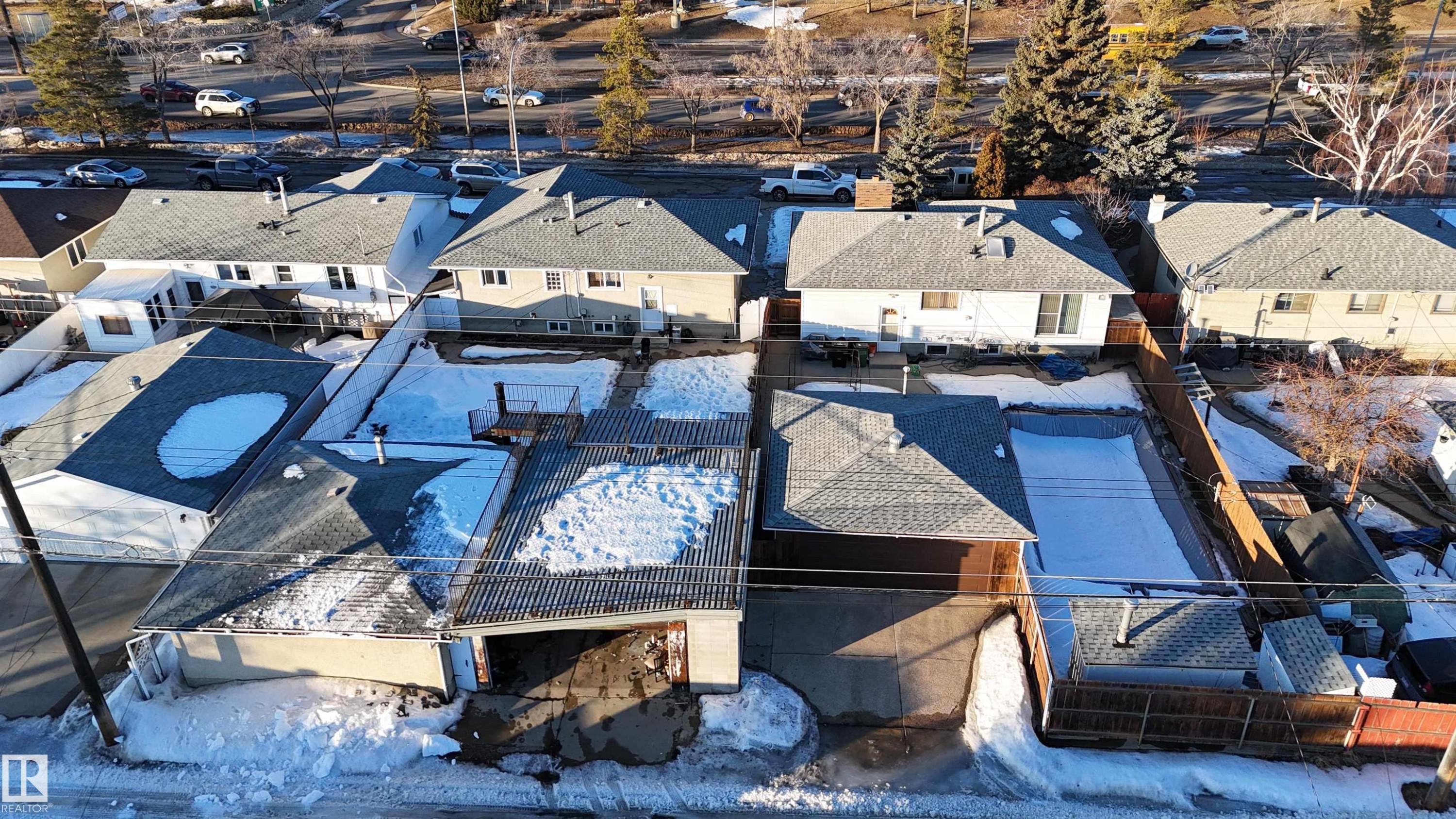 12111 137 Avenue, Edmonton, AB - Outdoor