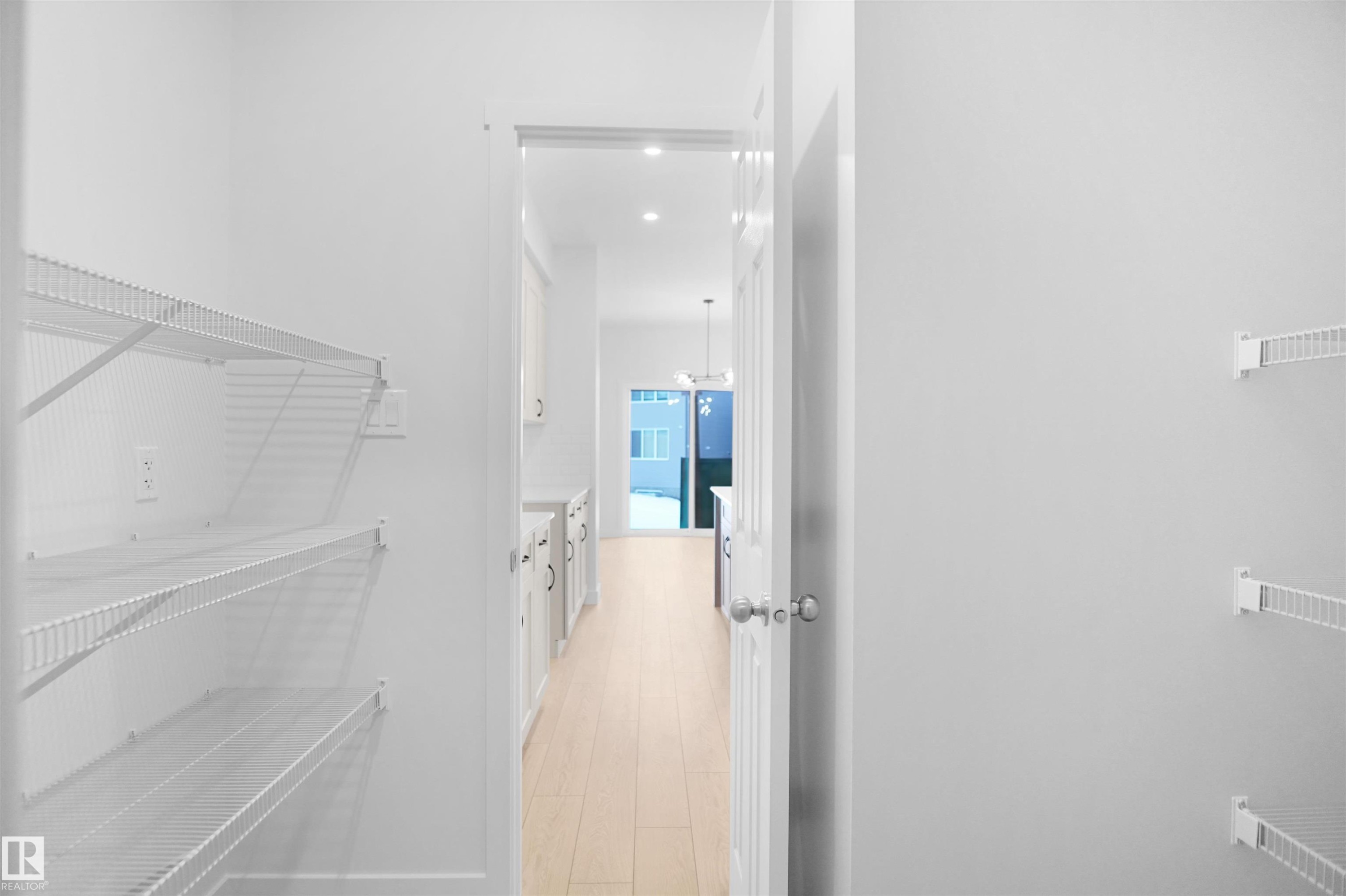 1332 11 Avenue, Edmonton, AB - Indoor