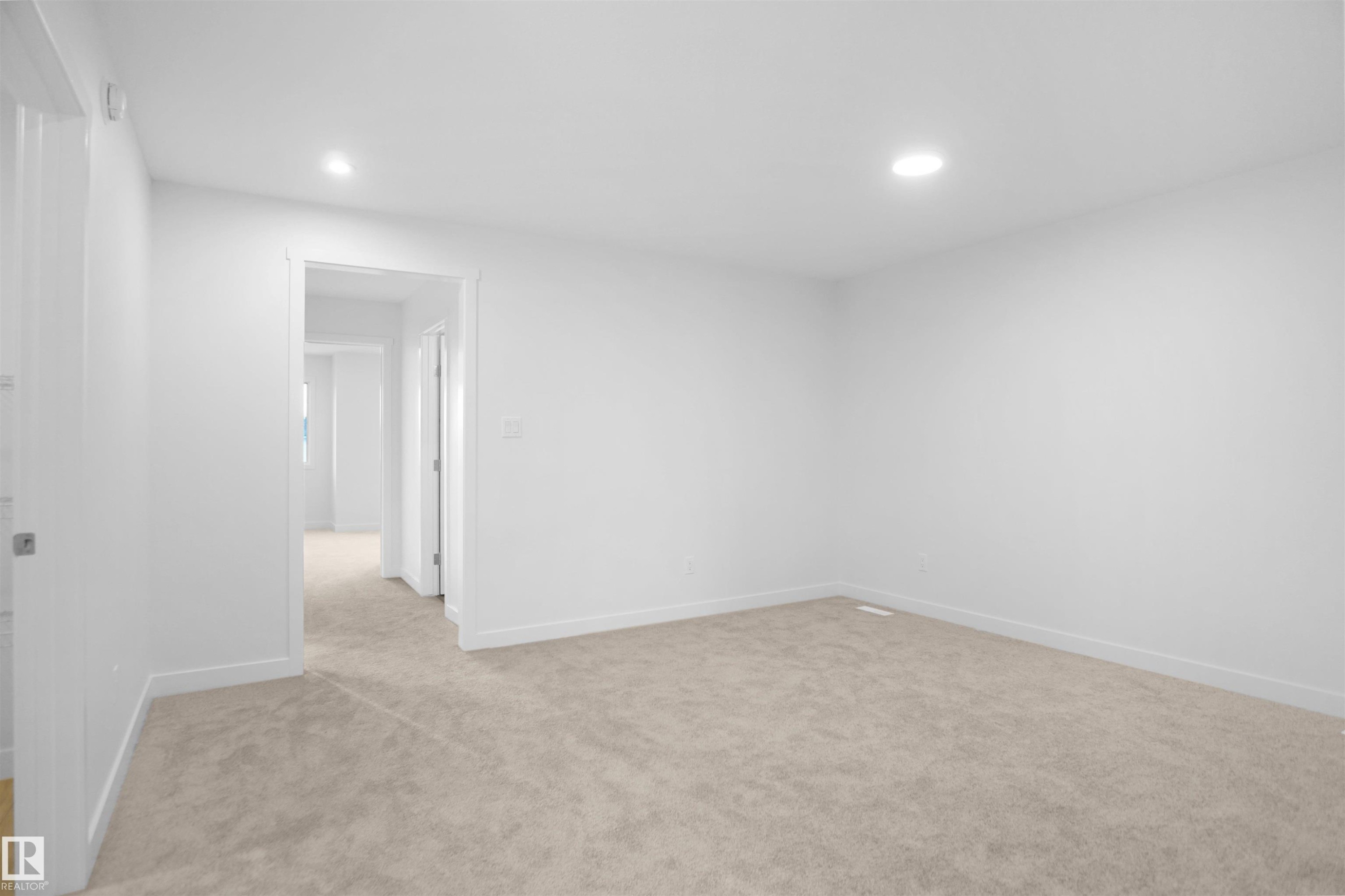 1332 11 Avenue, Edmonton, AB - Indoor Photo Showing Other Room