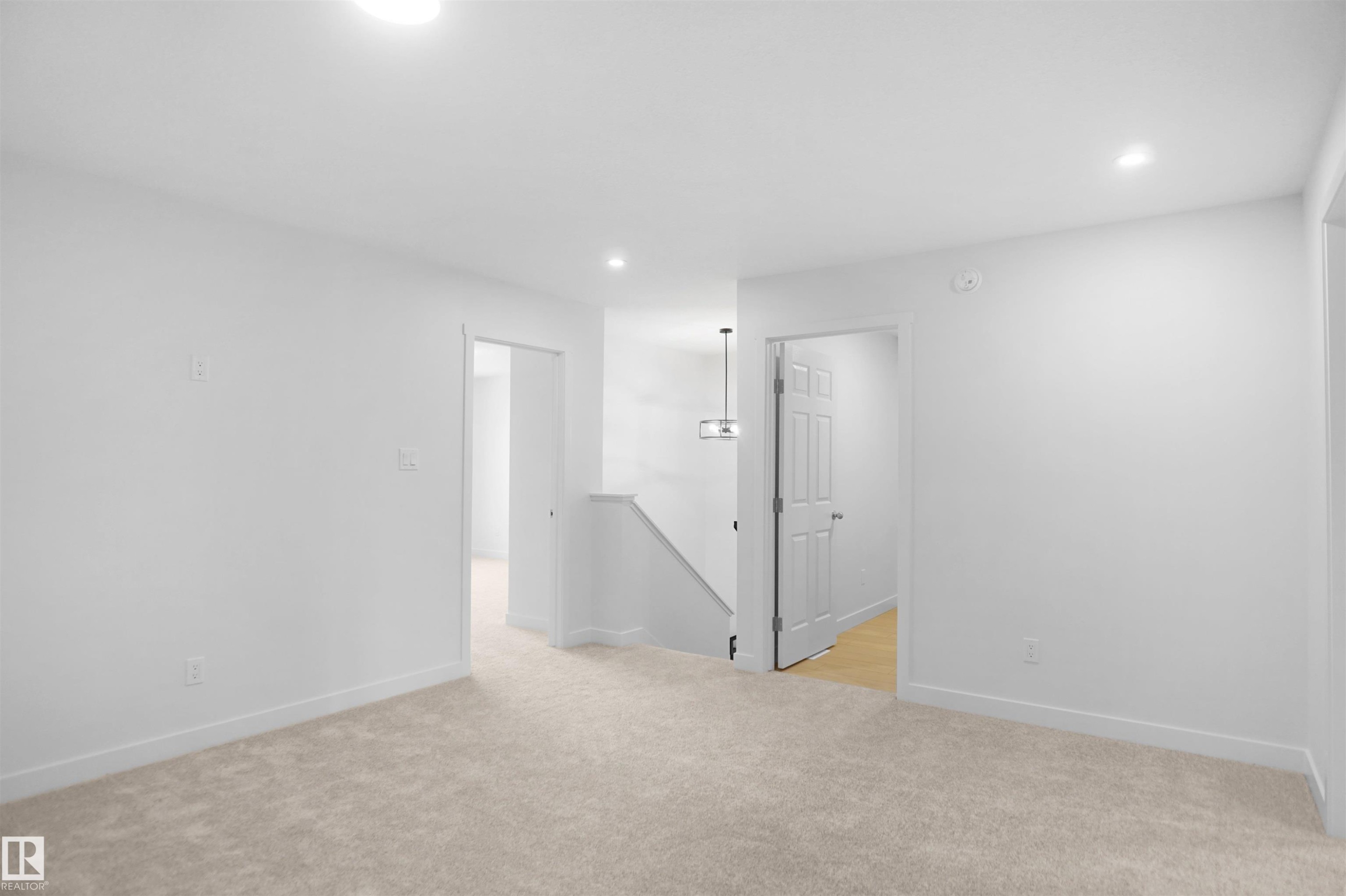 1332 11 Avenue, Edmonton, AB - Indoor Photo Showing Other Room