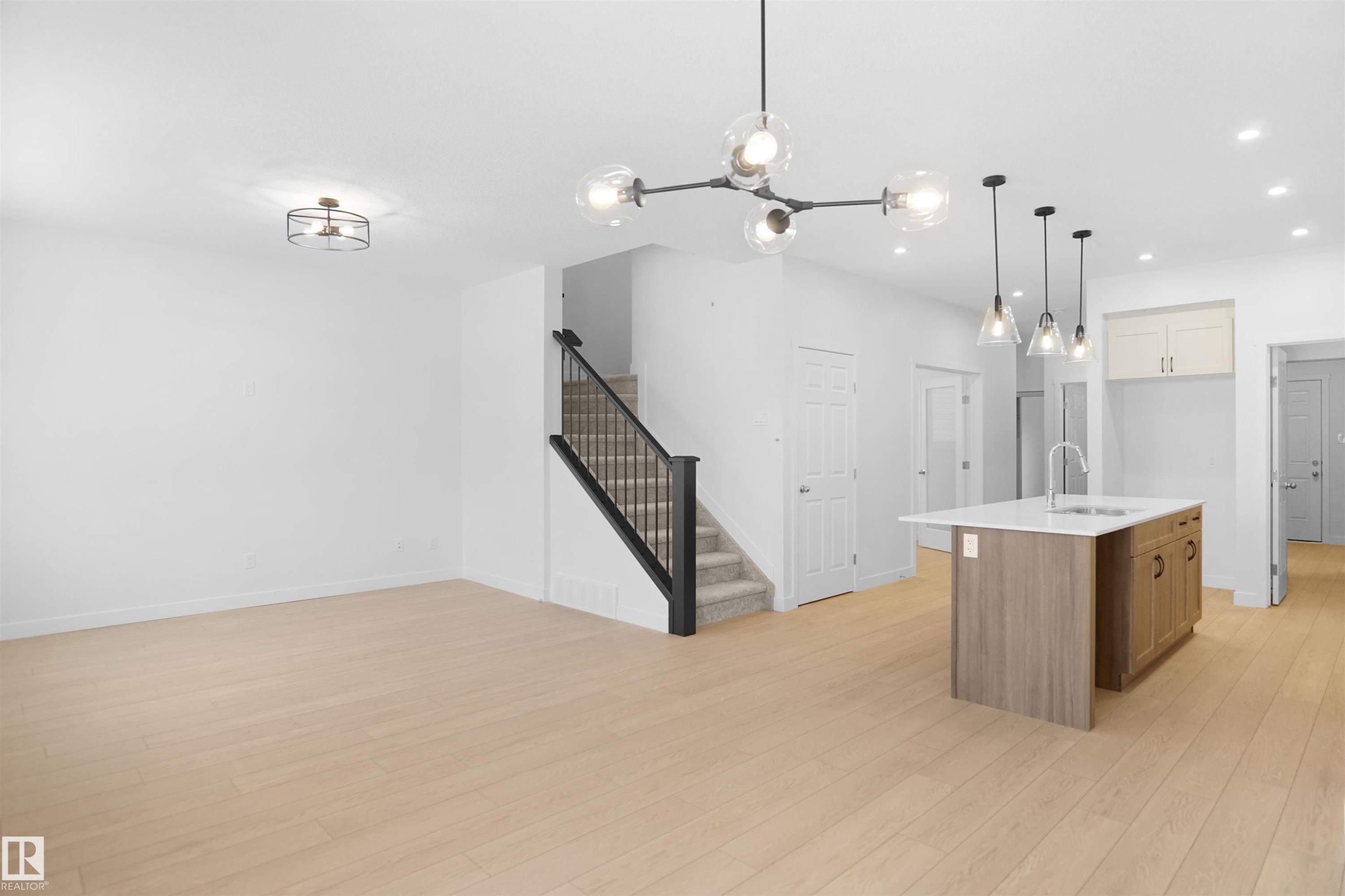 1332 11 Avenue, Edmonton, AB - Indoor