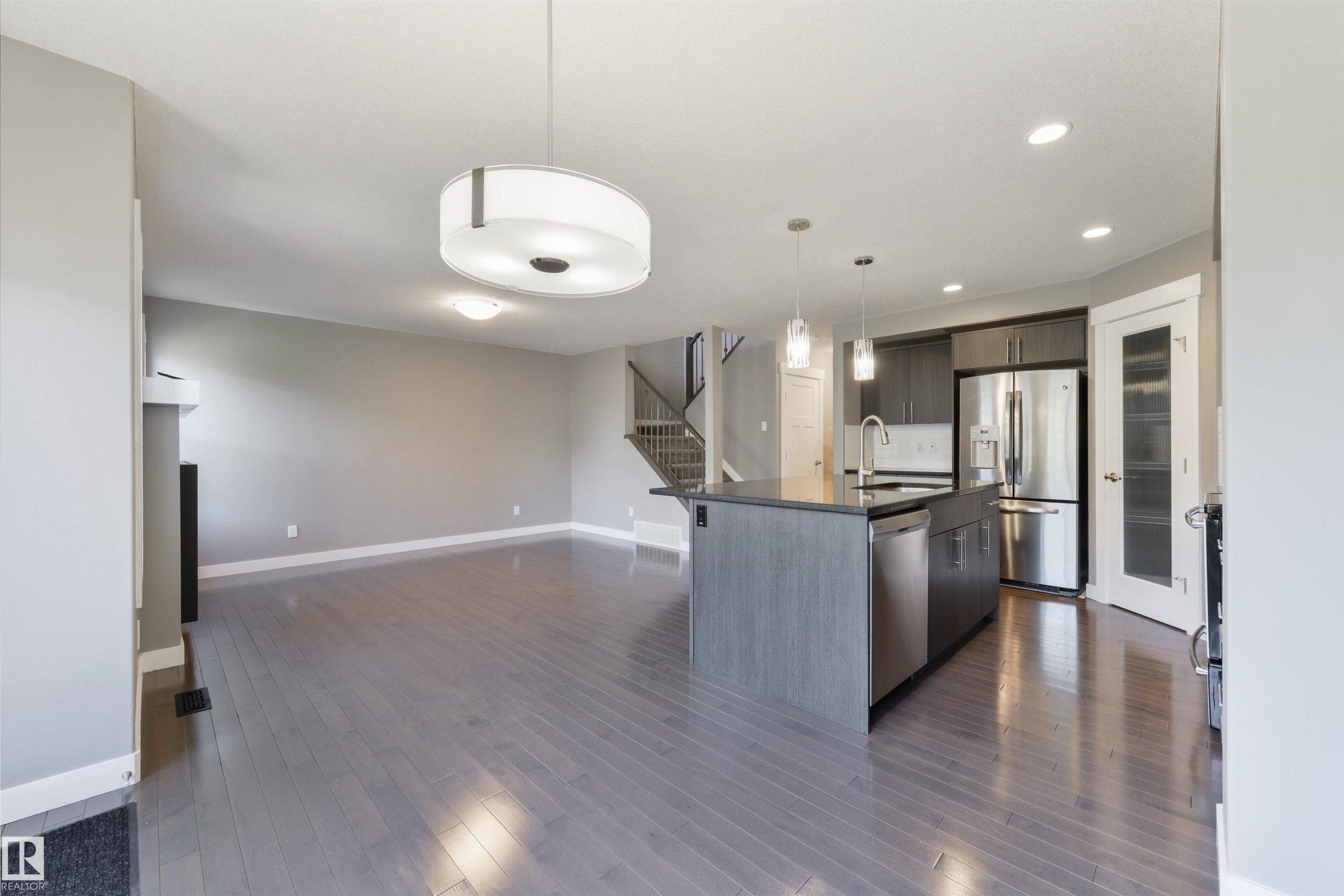 2328 Ware Crescent, Edmonton, AB - Indoor Photo Showing Kitchen