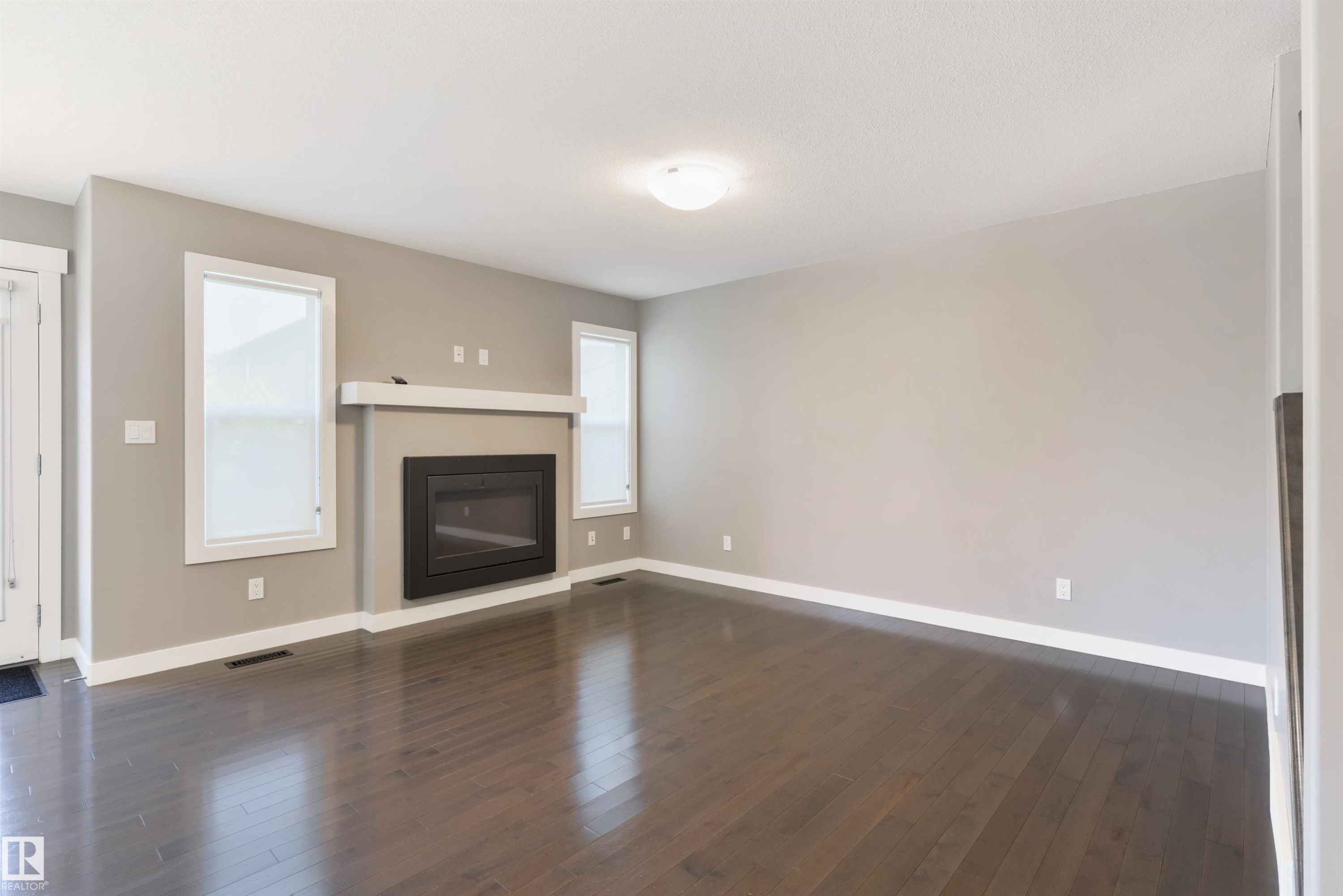 2328 Ware Crescent, Edmonton, AB - Indoor Photo Showing Living Room With Fireplace