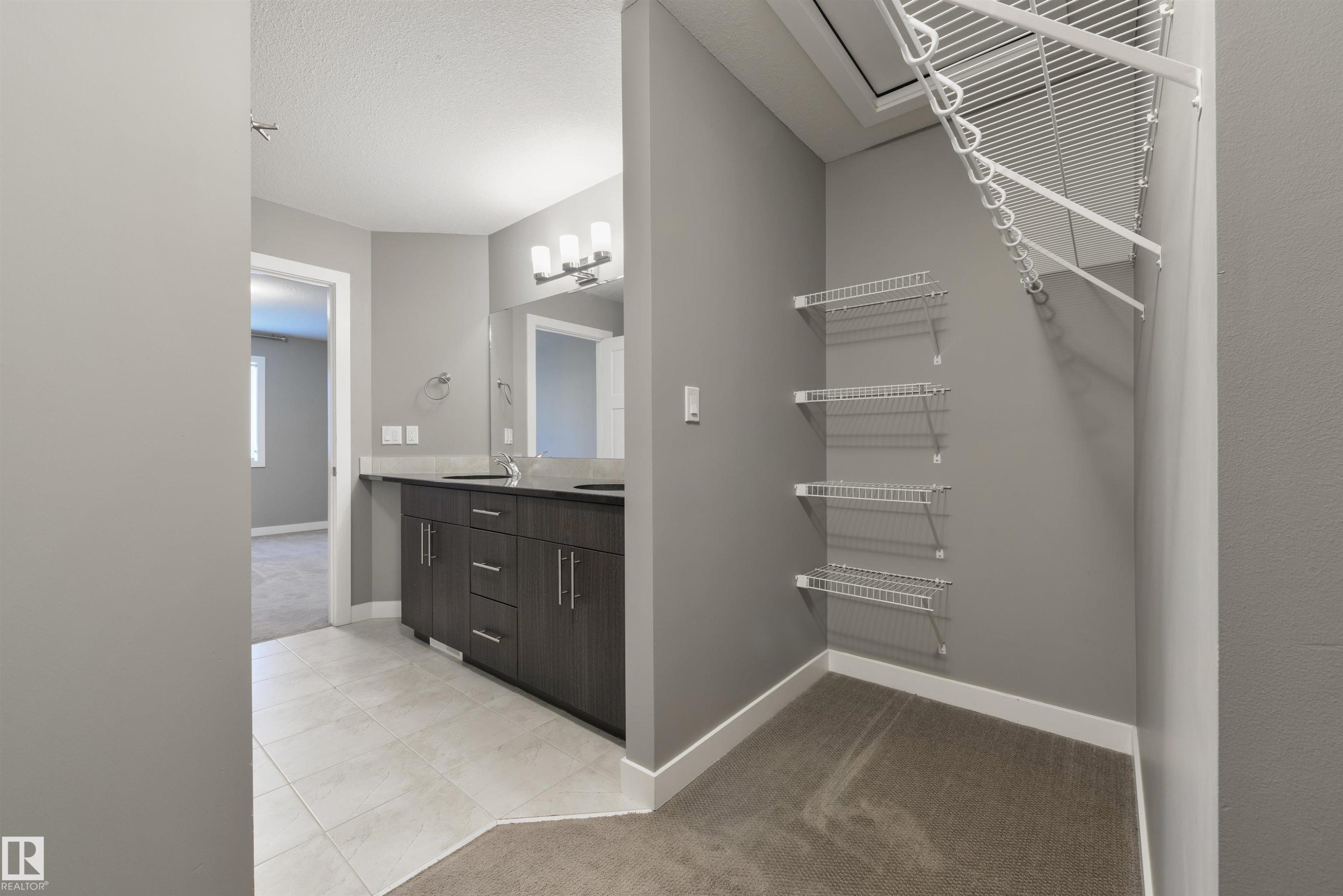 2328 Ware Crescent, Edmonton, AB - Indoor Photo Showing Bathroom