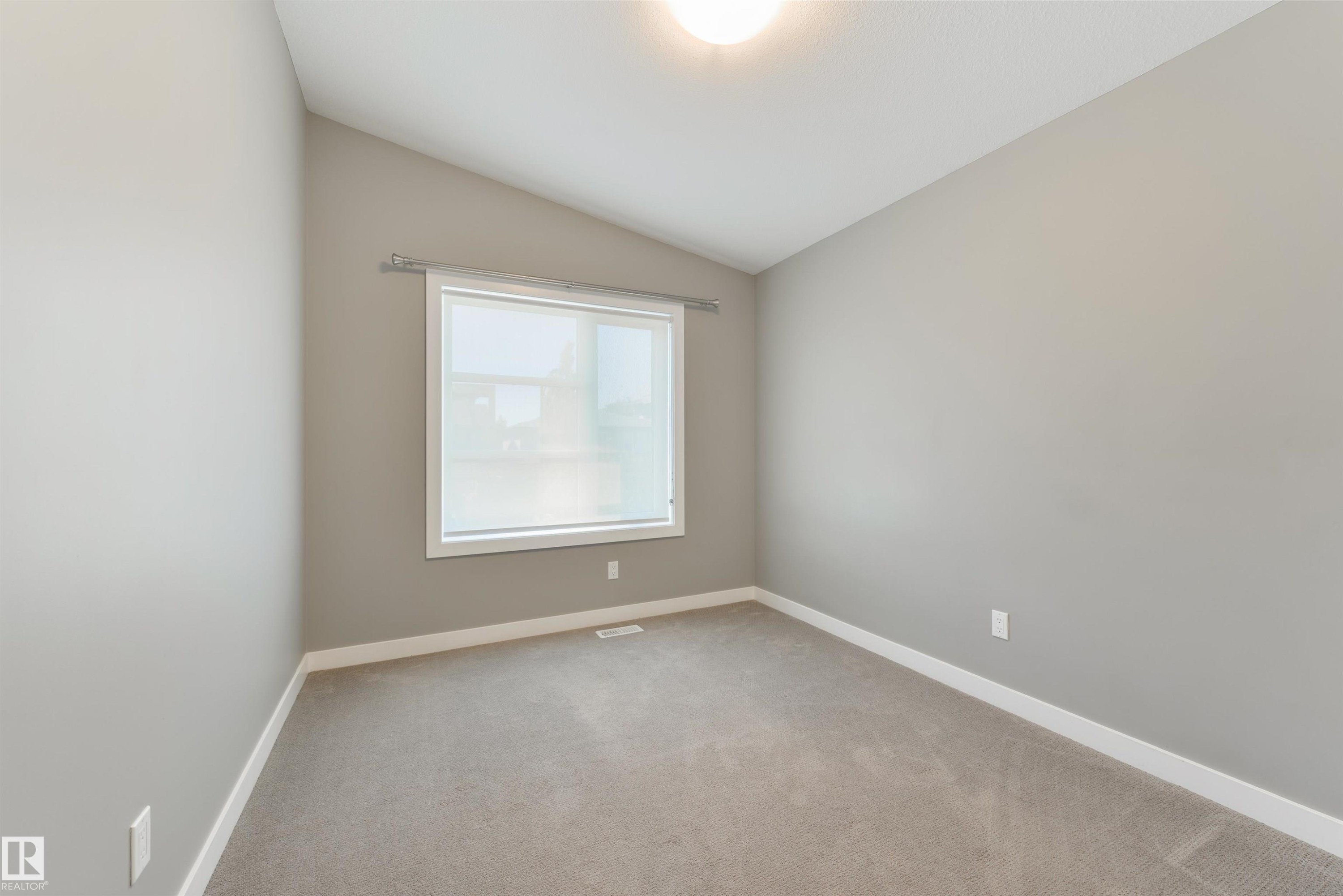 2328 Ware Crescent, Edmonton, AB - Indoor Photo Showing Other Room