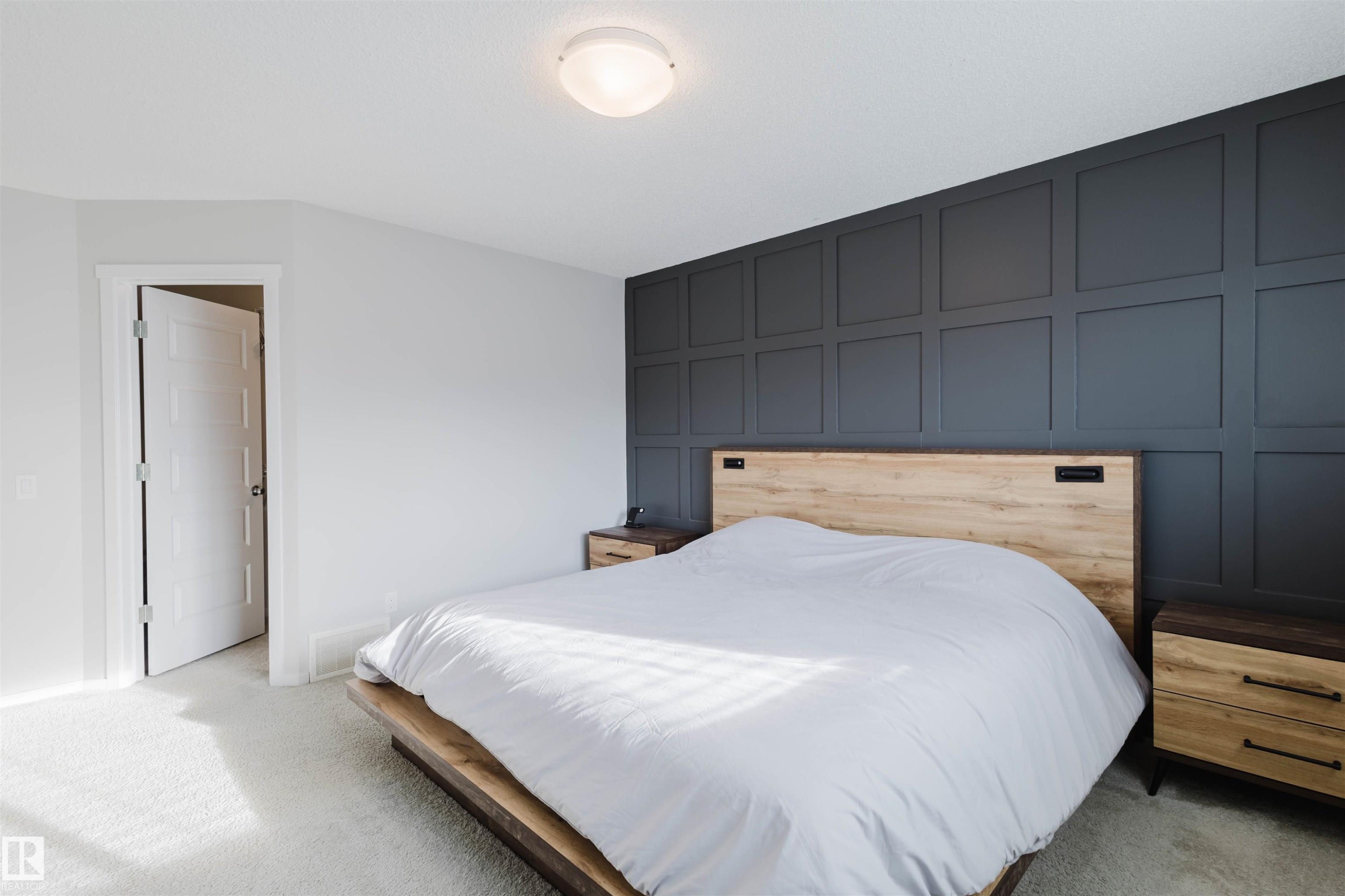 20741 98A Avenue, Edmonton, AB - Indoor Photo Showing Bedroom