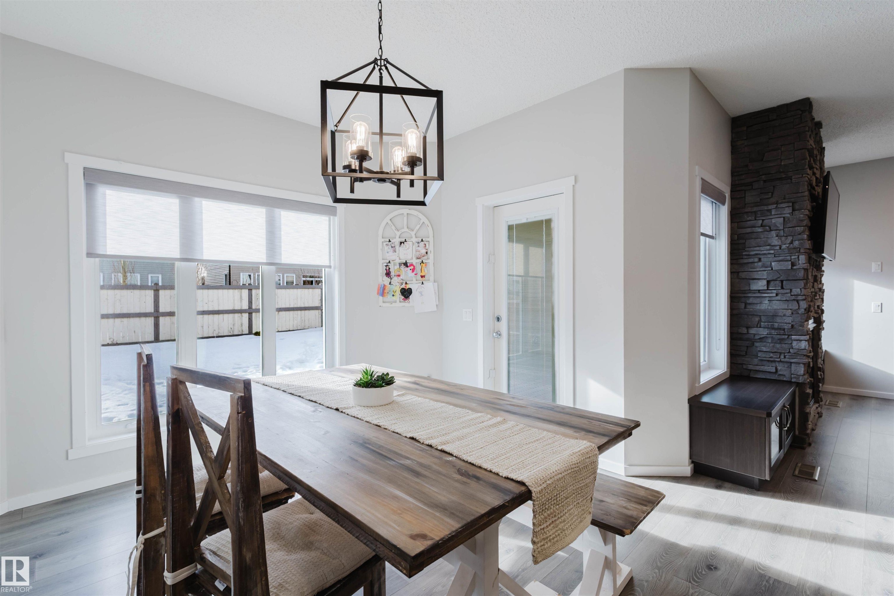 20741 98A Avenue, Edmonton, AB - Indoor Photo Showing Dining Room