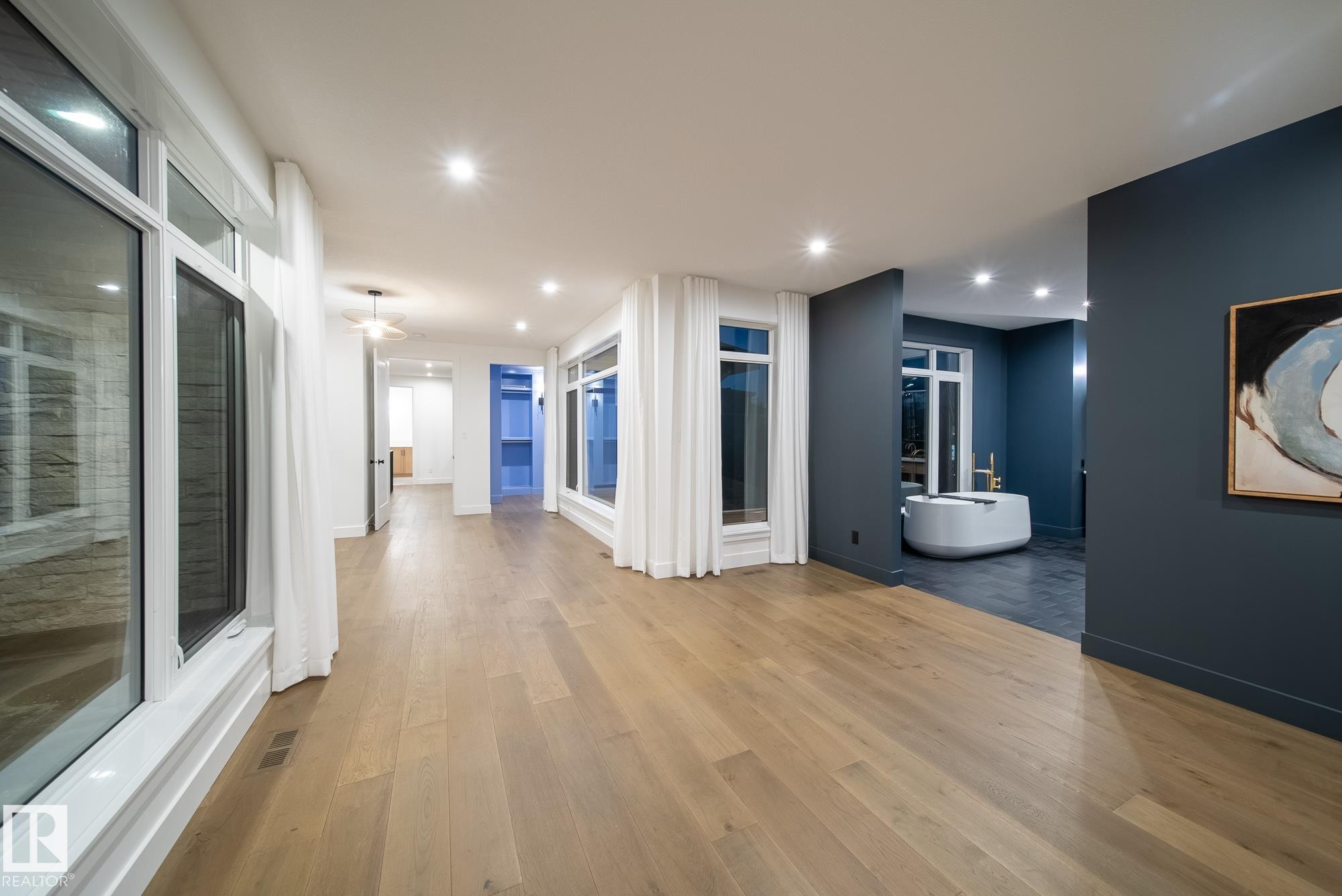 152 Hays Ridge Boulevard Sw, Edmonton, AB - Indoor Photo Showing Other Room