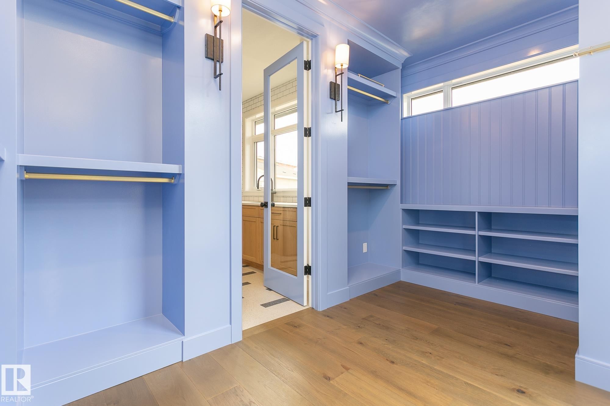 152 Hays Ridge Boulevard Sw, Edmonton, AB - Indoor Photo Showing Other Room