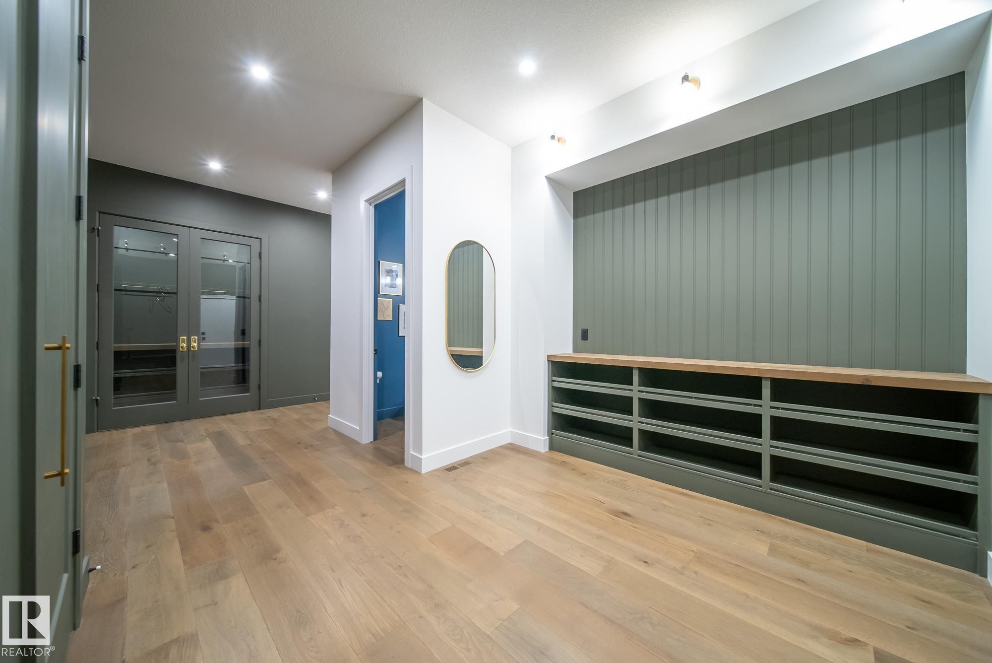 152 Hays Ridge Boulevard Sw, Edmonton, AB - Indoor Photo Showing Other Room