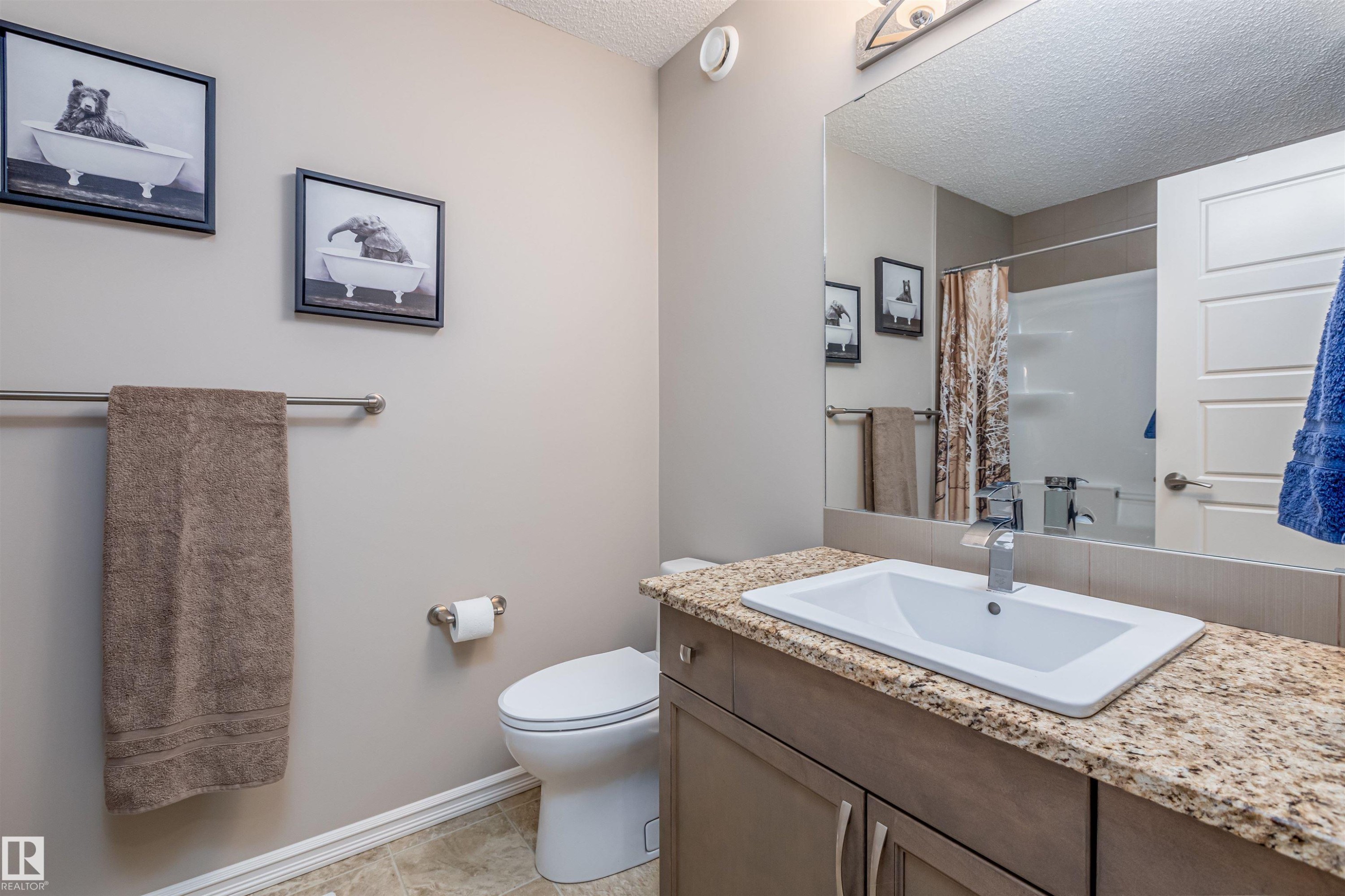 816 35 Avenue, Edmonton, AB - Indoor Photo Showing Bathroom
